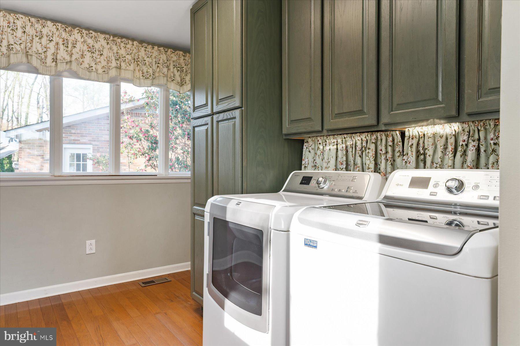 EDGEWATER BEACH - Residential