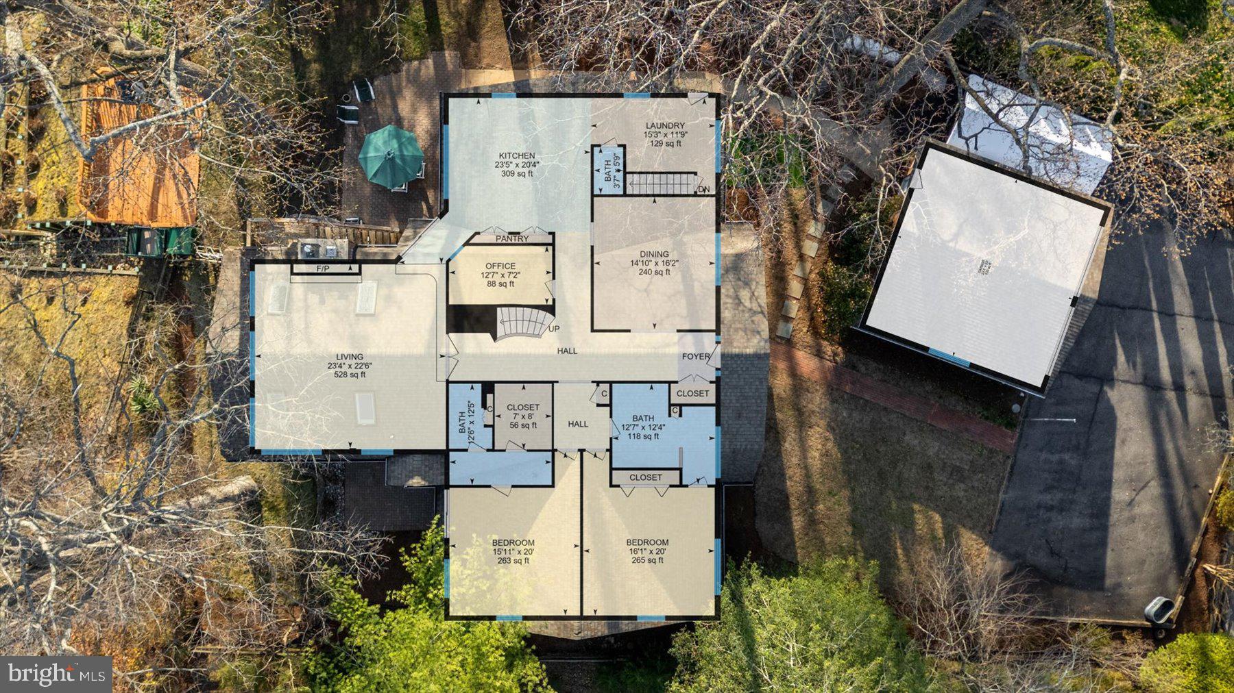 EDGEWATER BEACH - Residential