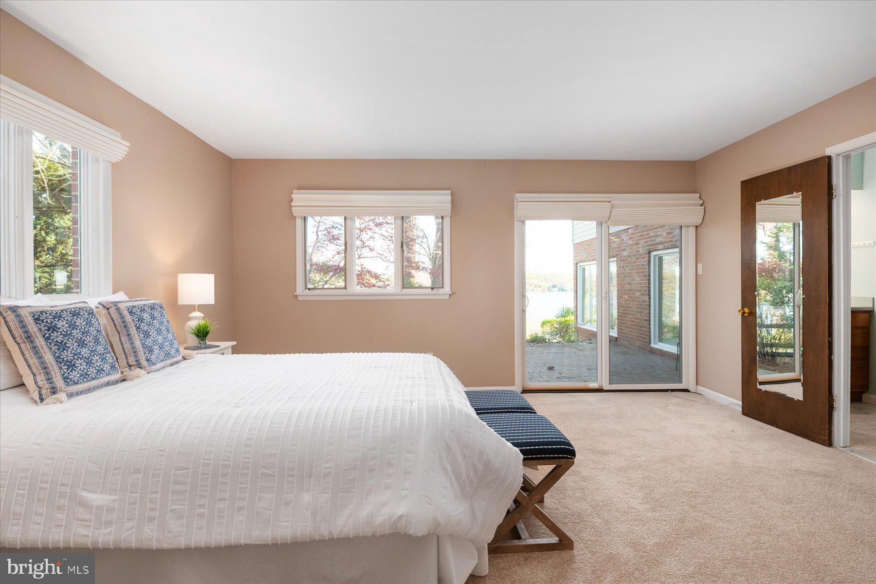 EDGEWATER BEACH - Residential