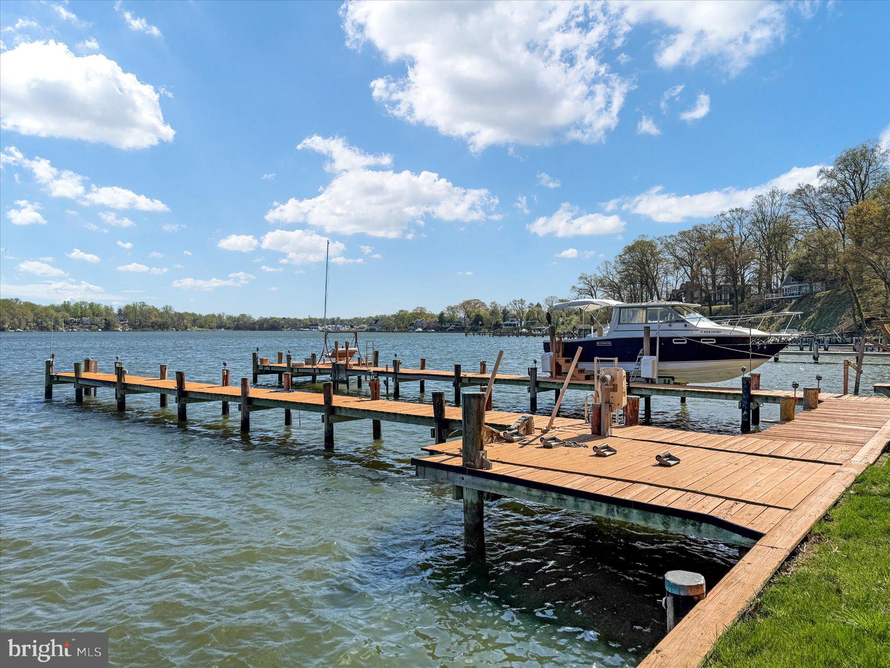 EDGEWATER BEACH - Residential