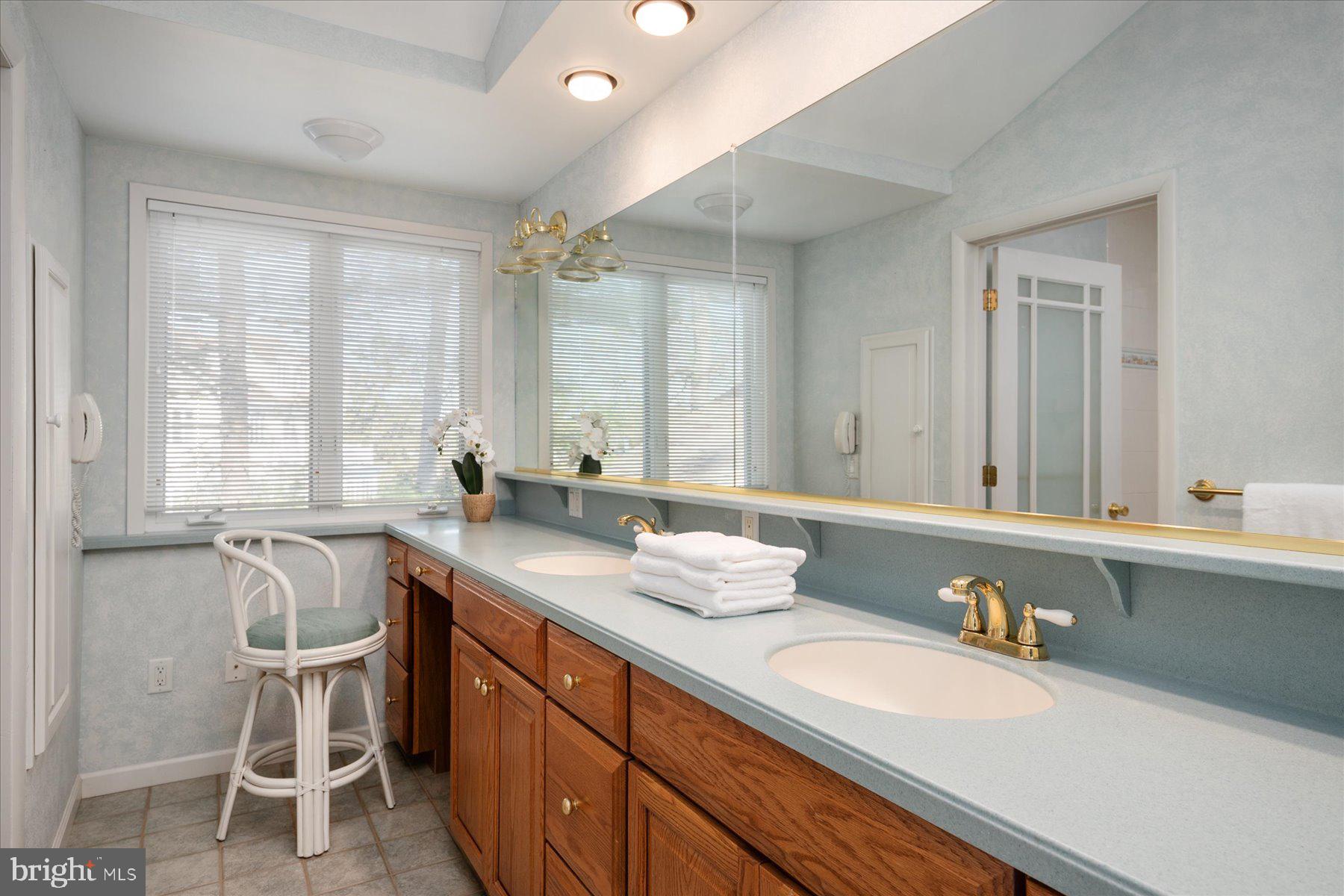 EDGEWATER BEACH - Residential