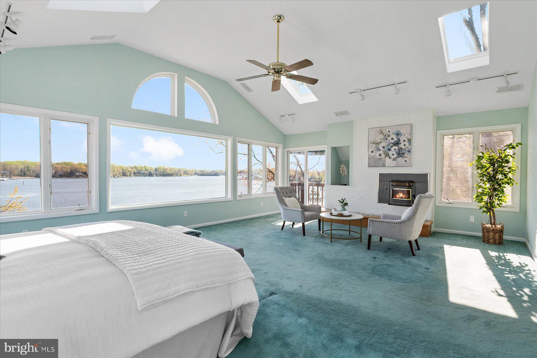 EDGEWATER BEACH - Residential