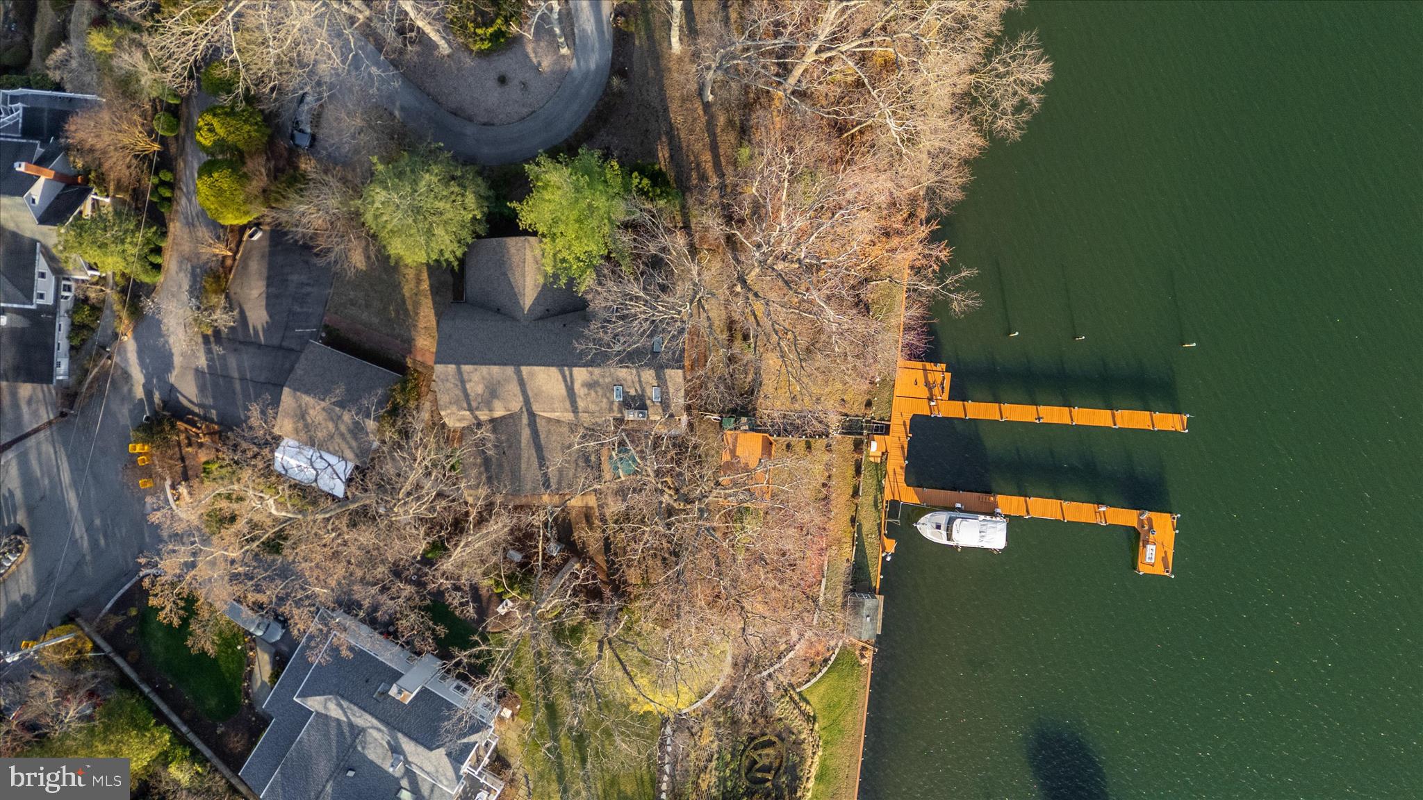 EDGEWATER BEACH - Residential