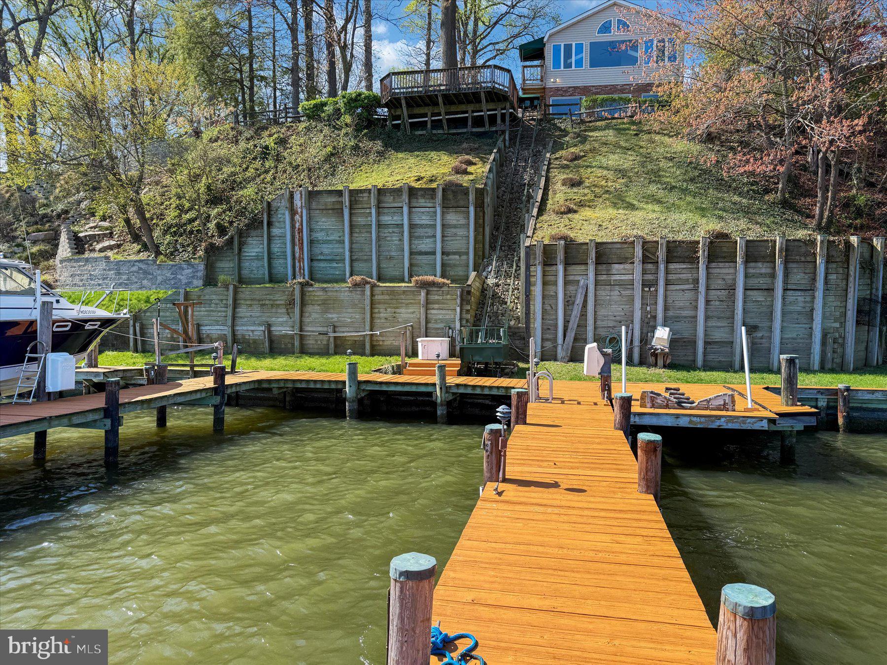 EDGEWATER BEACH - Residential