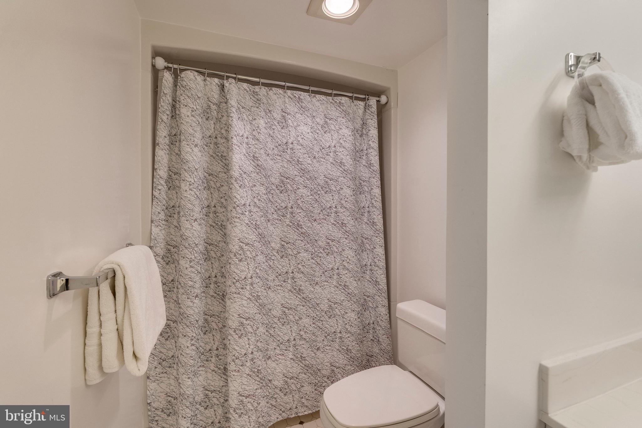 LEISURE WORLD - Residential