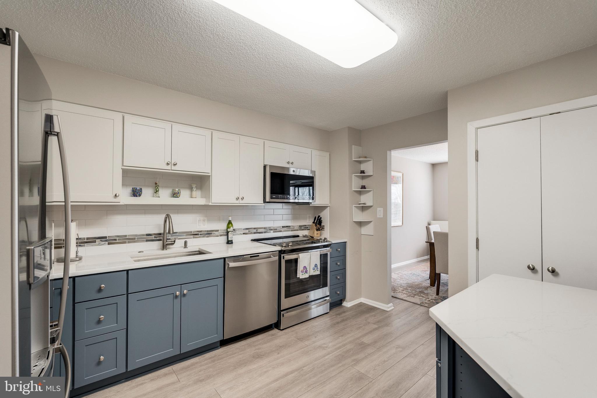 LEISURE WORLD - Residential