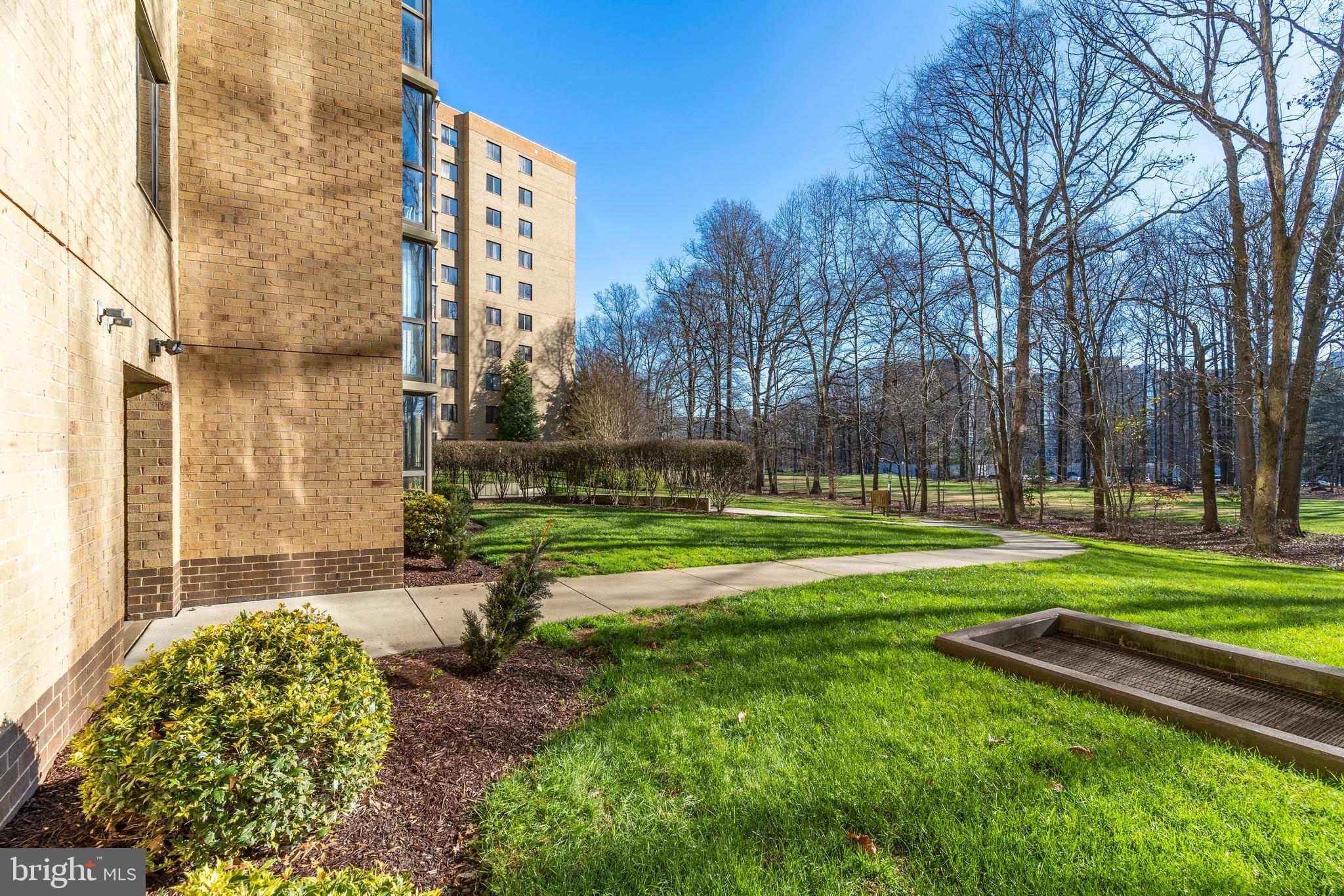 LEISURE WORLD - Residential