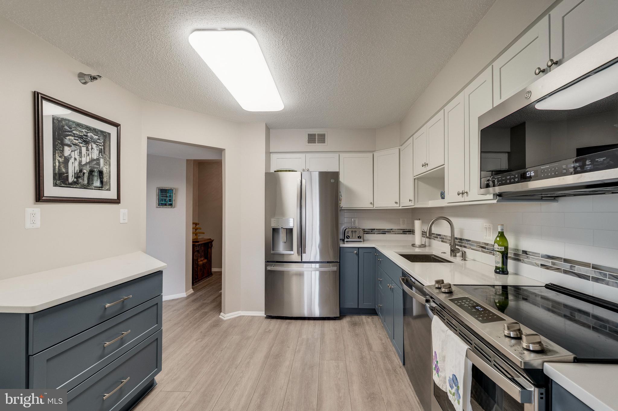 LEISURE WORLD - Residential