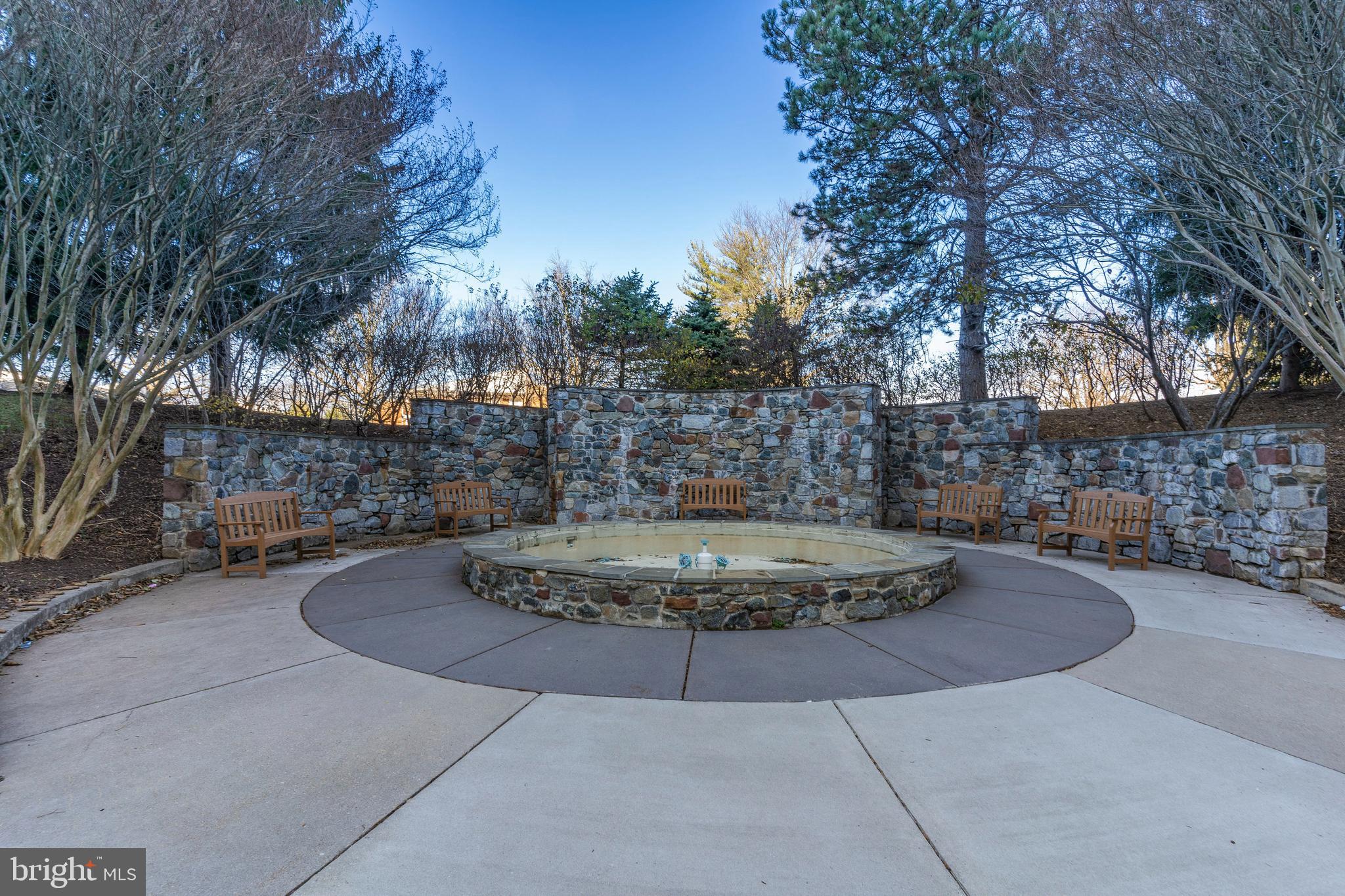 LEISURE WORLD - Residential