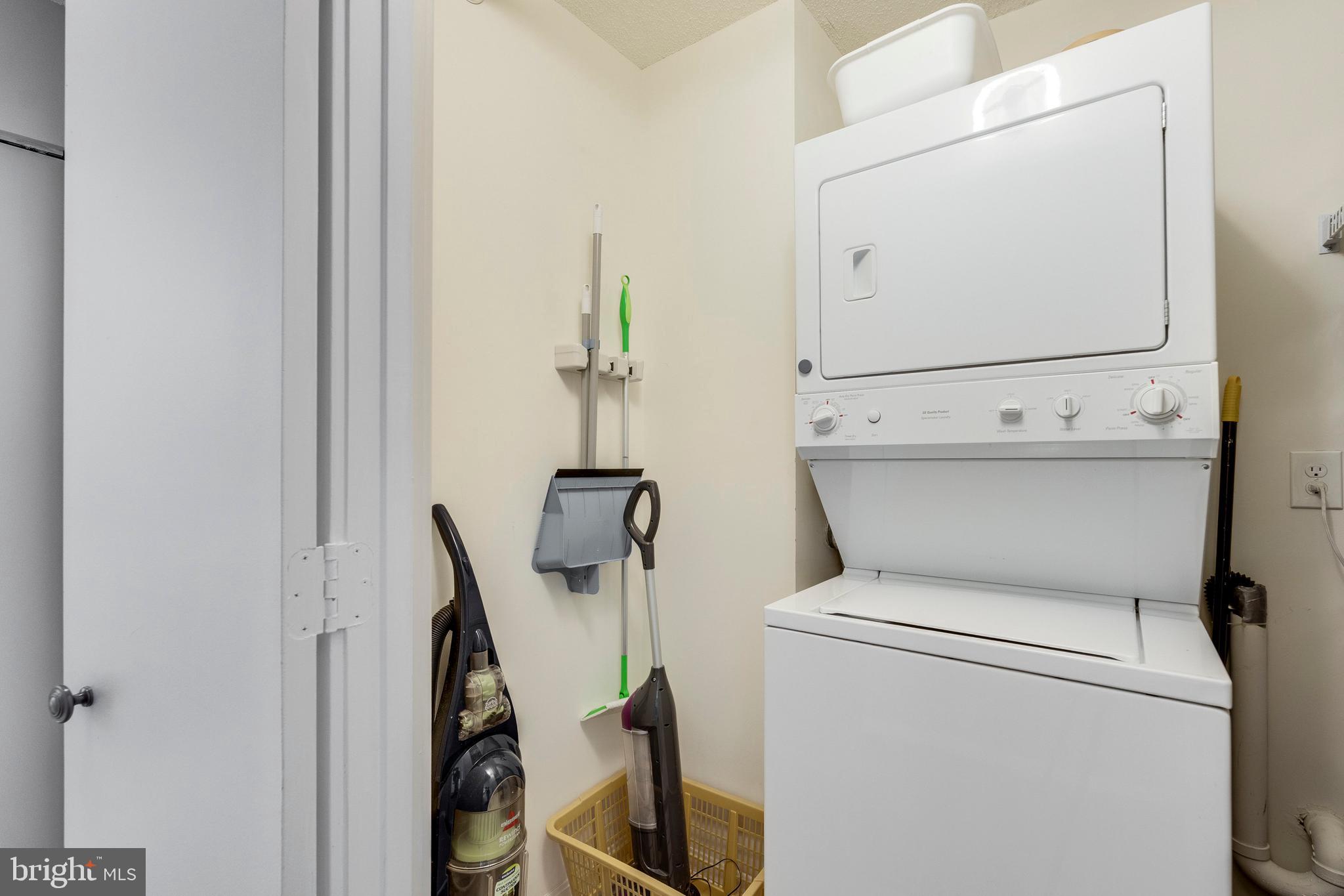 LEISURE WORLD - Residential