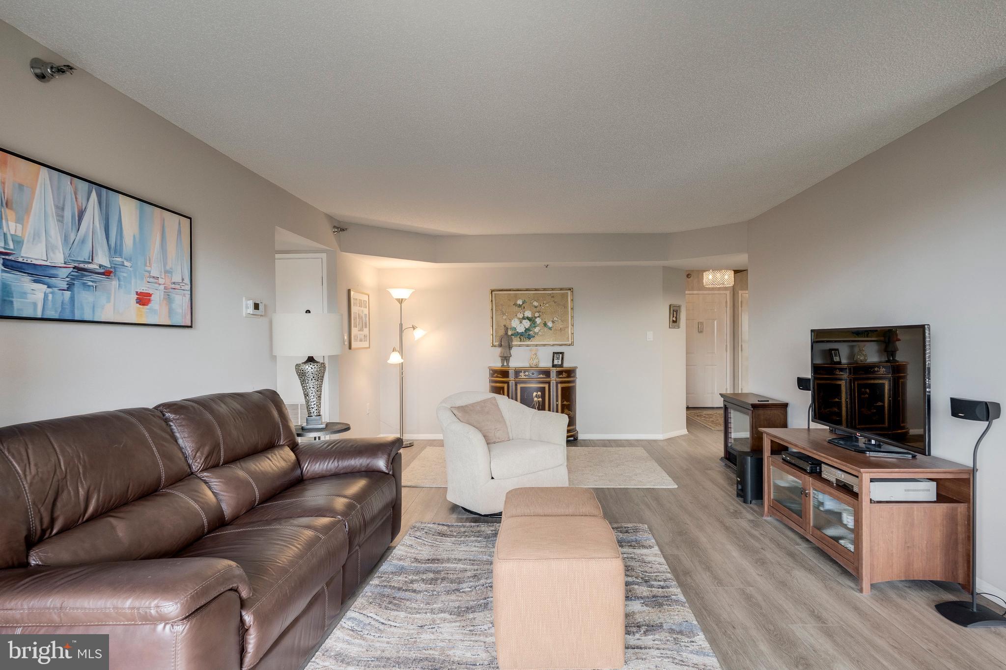 LEISURE WORLD - Residential