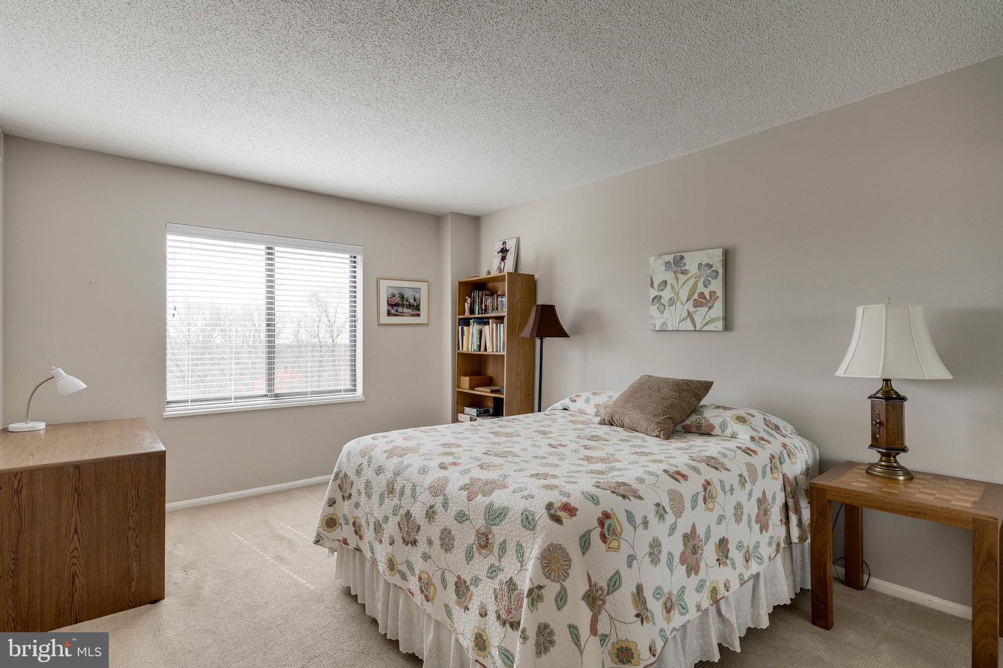 LEISURE WORLD - Residential