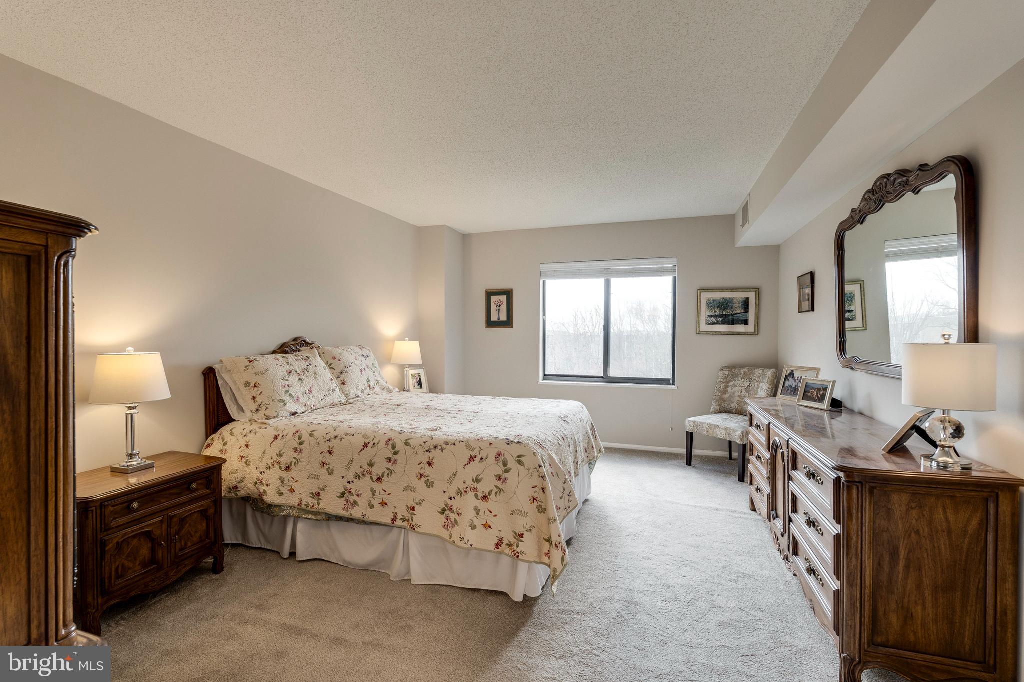 LEISURE WORLD - Residential