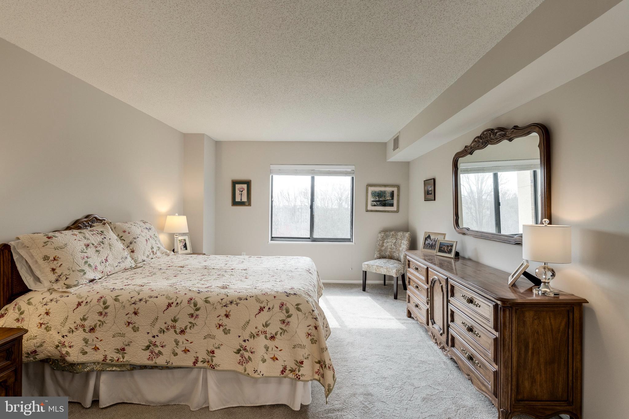 LEISURE WORLD - Residential