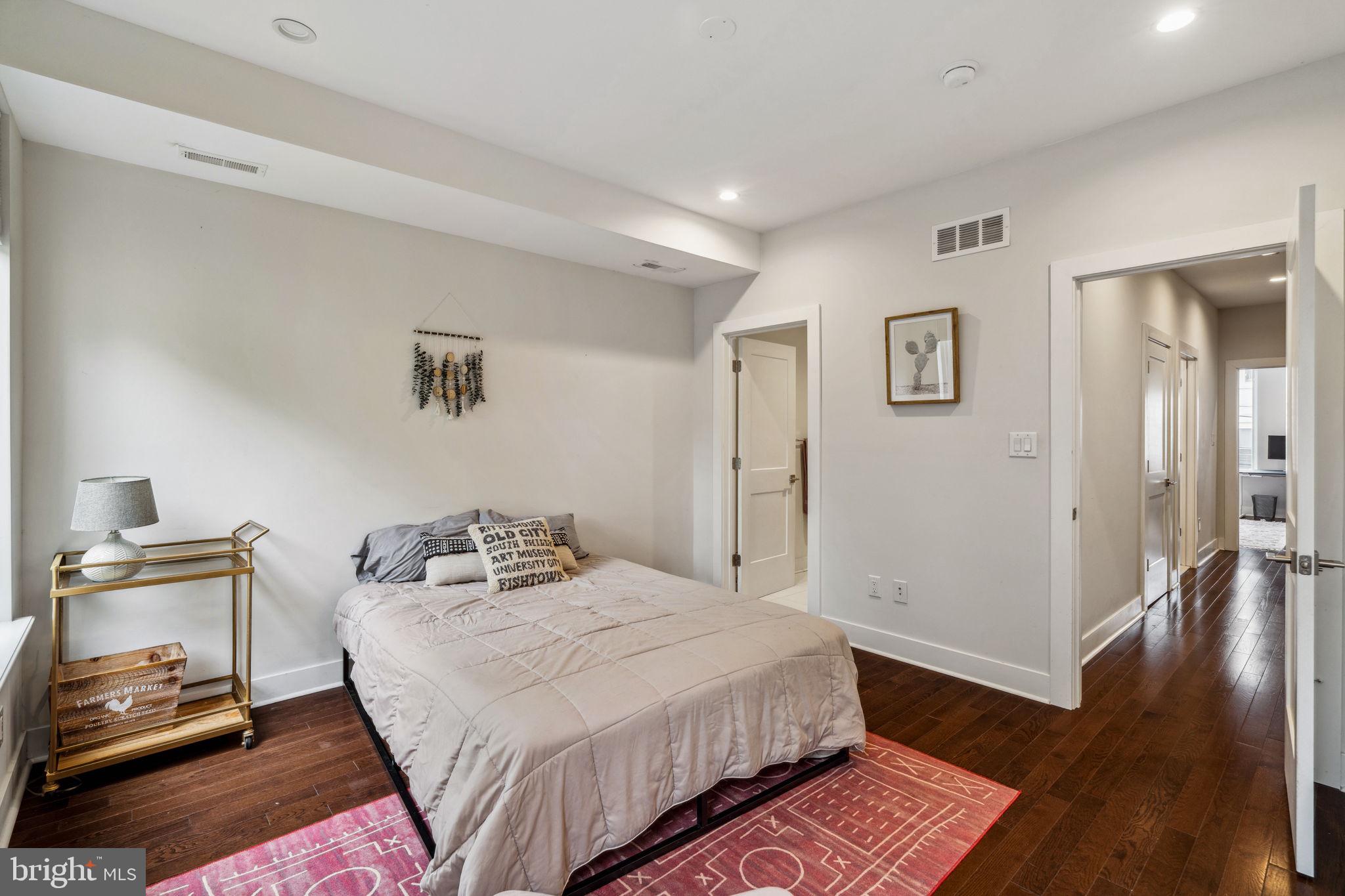 PHILADELPHIA - Residential
