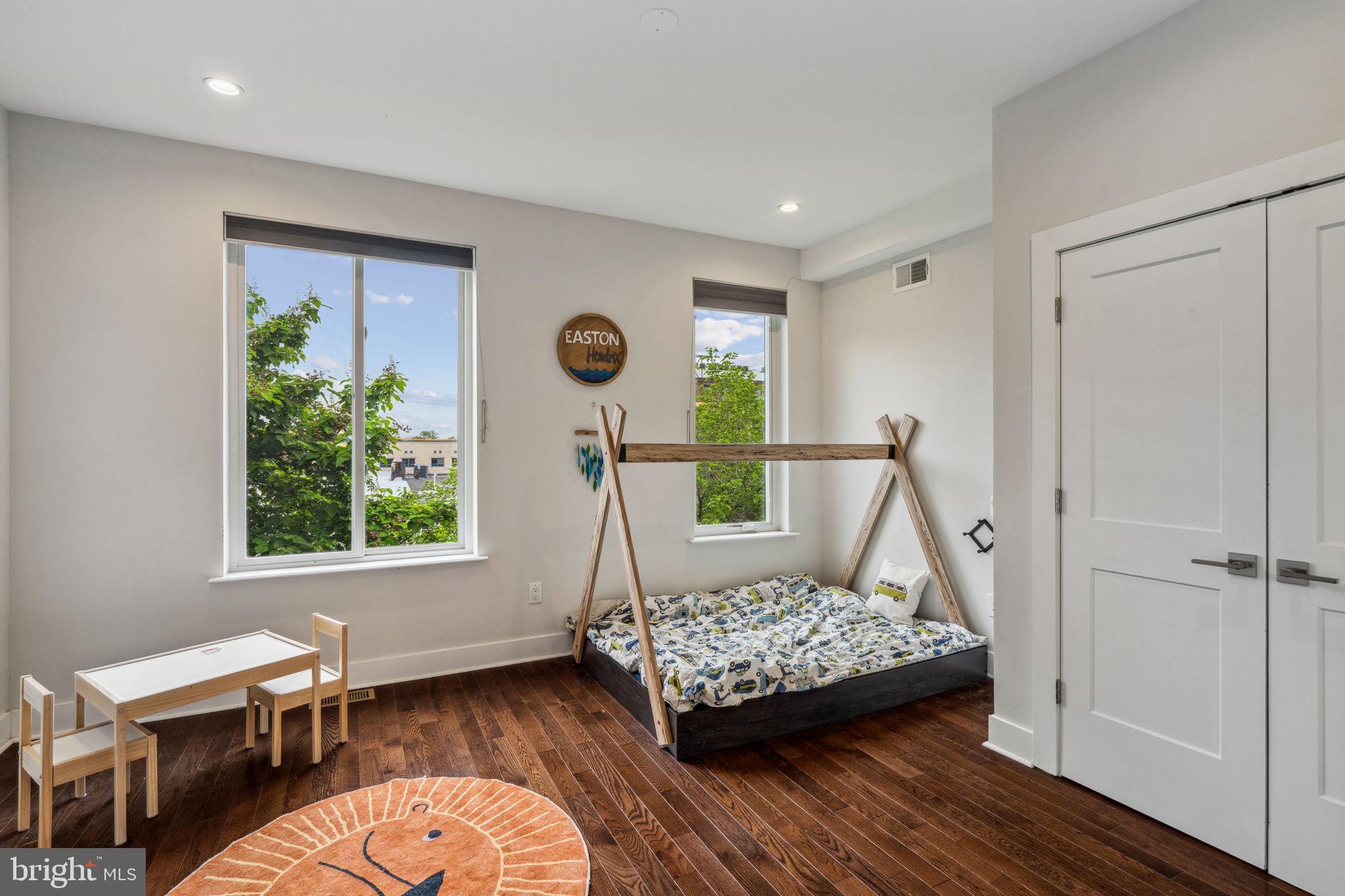 PHILADELPHIA - Residential