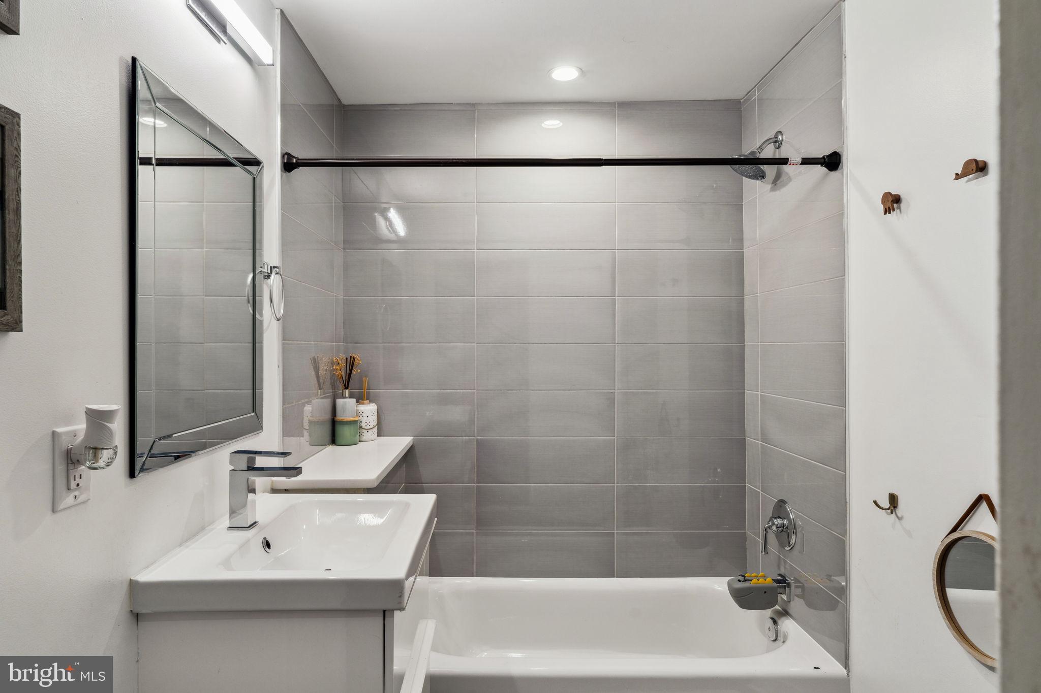 PHILADELPHIA - Residential