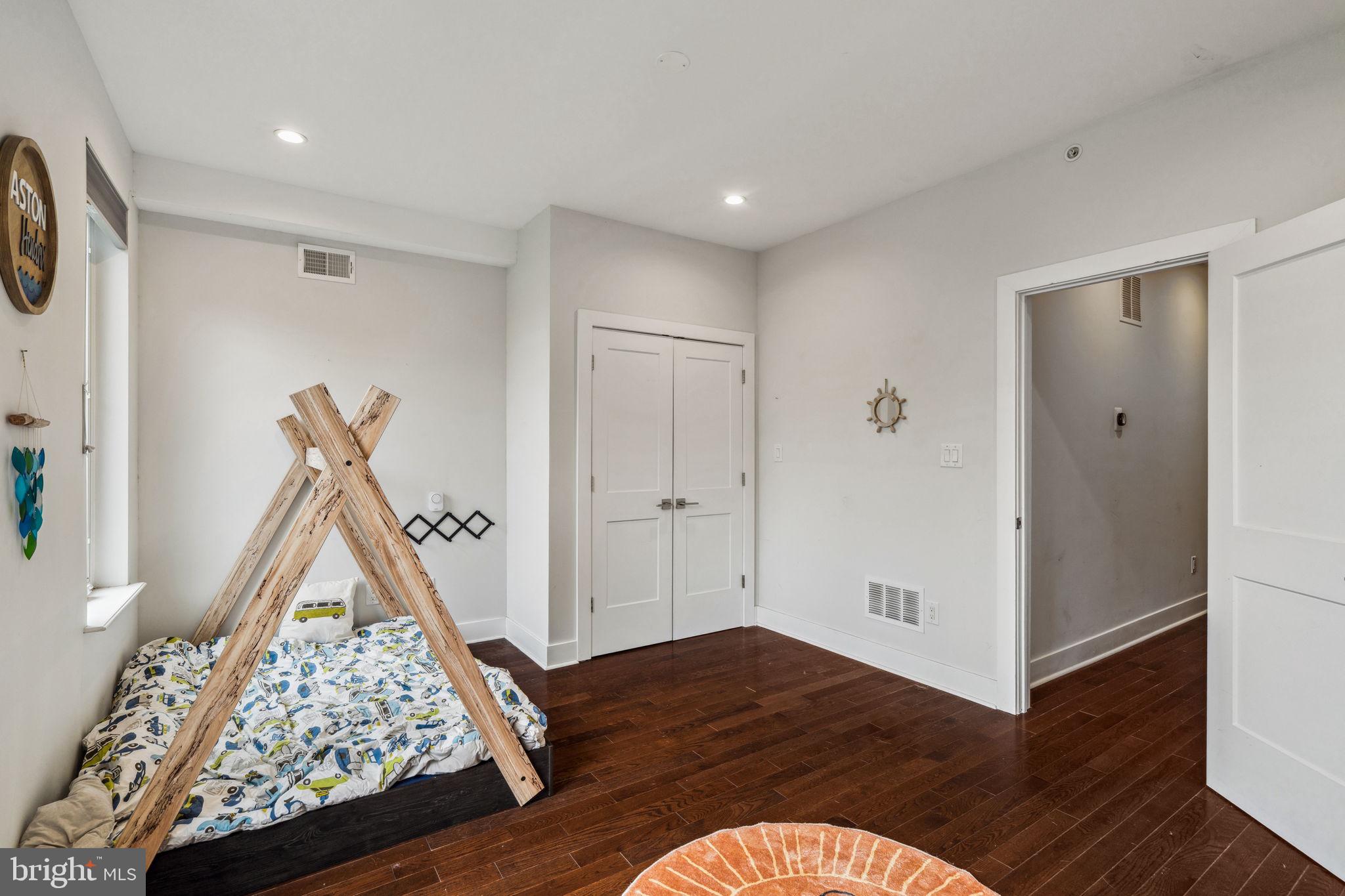 PHILADELPHIA - Residential