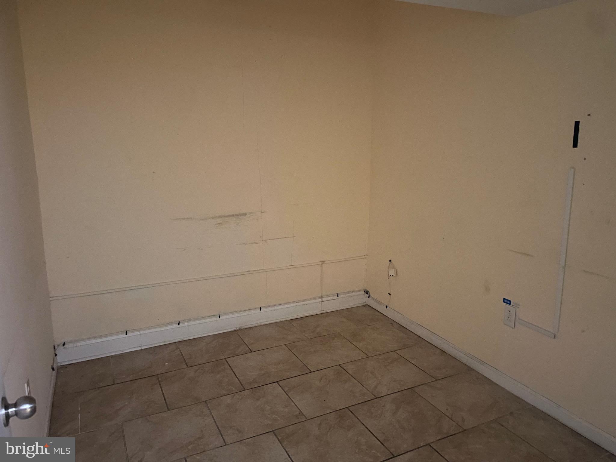 PHILADELPHIA (NORTH) - Commercial Sale