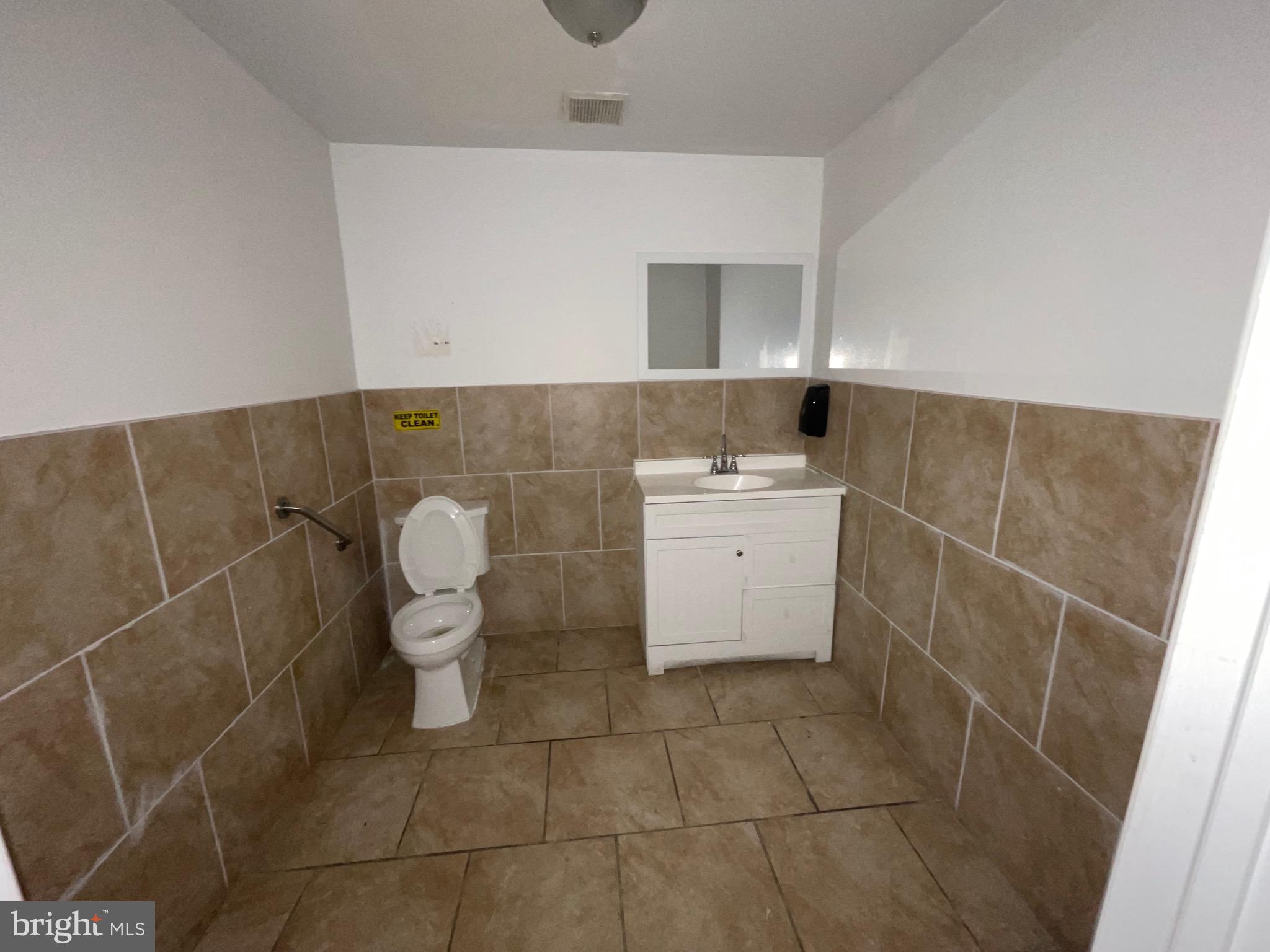 PHILADELPHIA (NORTH) - Commercial Sale