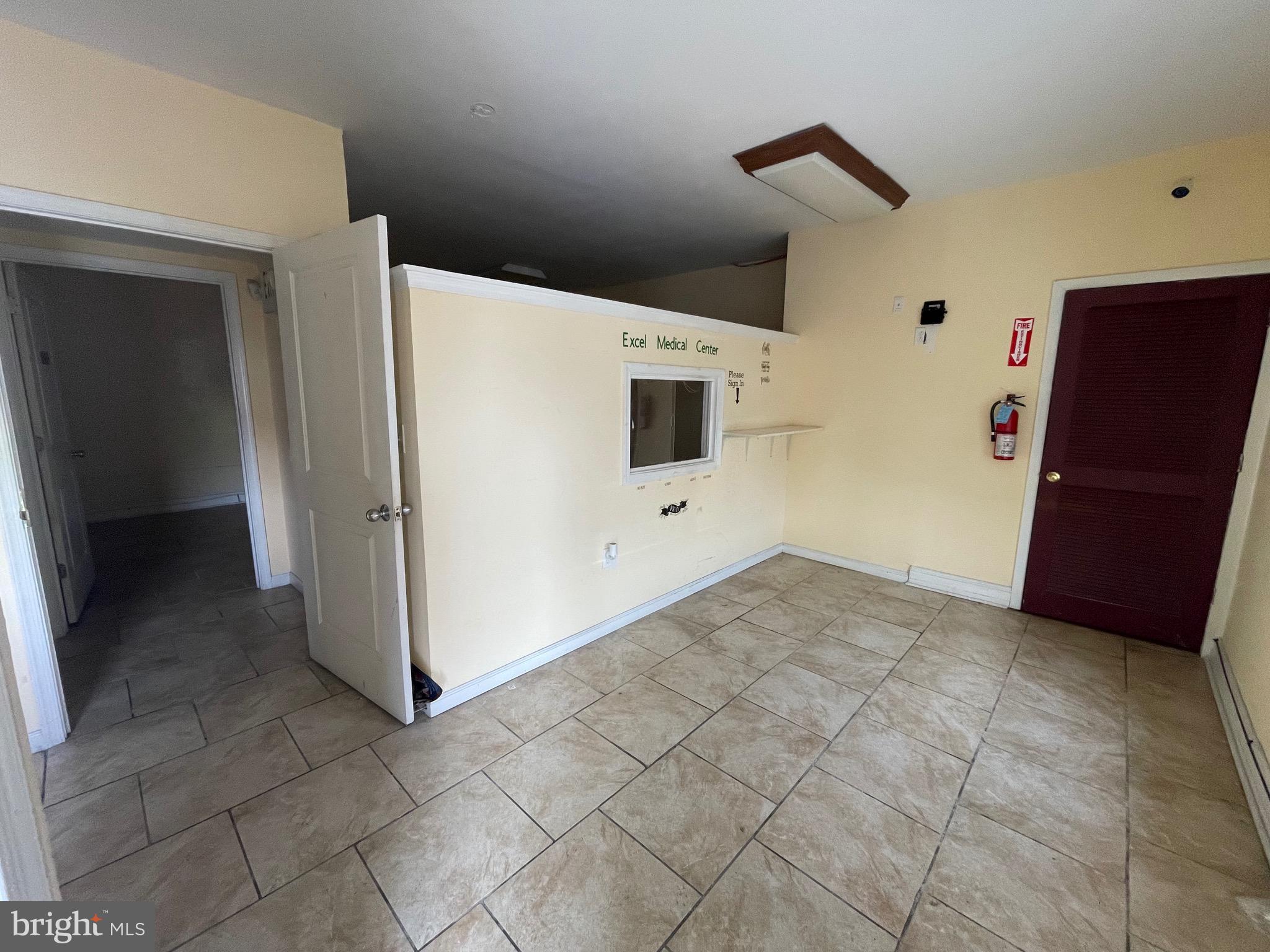 PHILADELPHIA (NORTH) - Commercial Sale