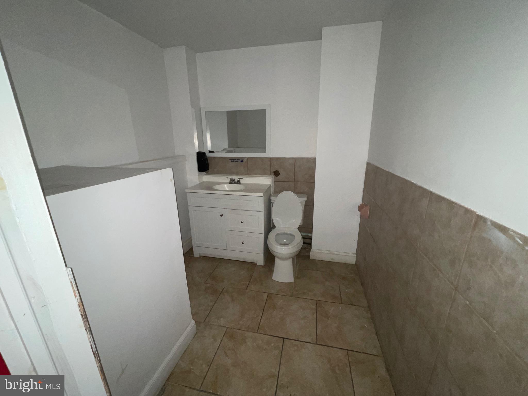 PHILADELPHIA (NORTH) - Commercial Sale