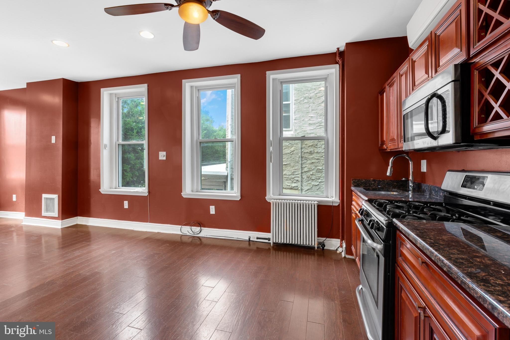 EAST FALLS - Residential Lease