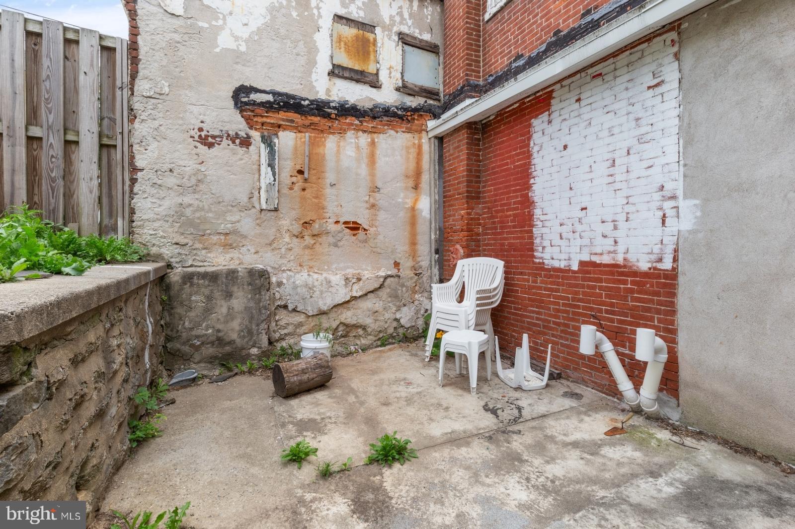 EAST FALLS - Residential Lease