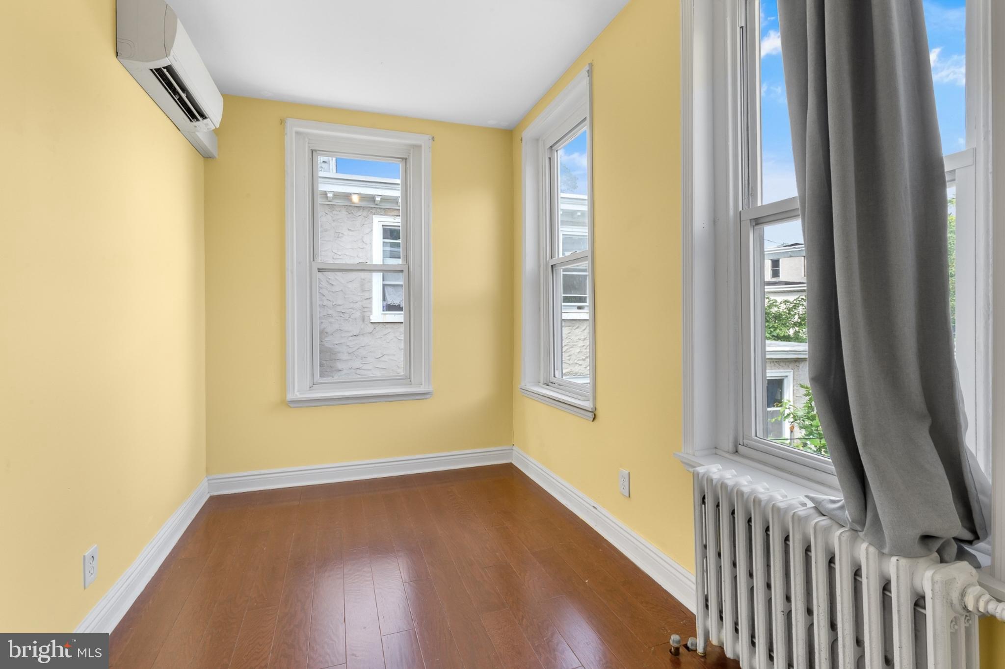 EAST FALLS - Residential Lease