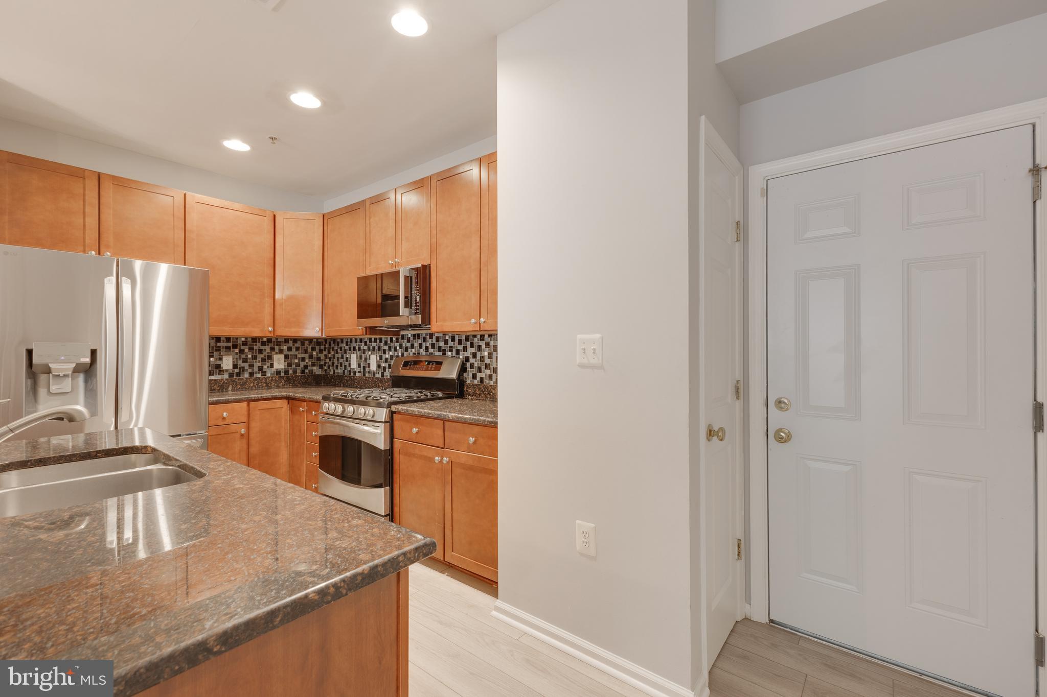 MARKET CENTER CONDOMINIUM - Residential