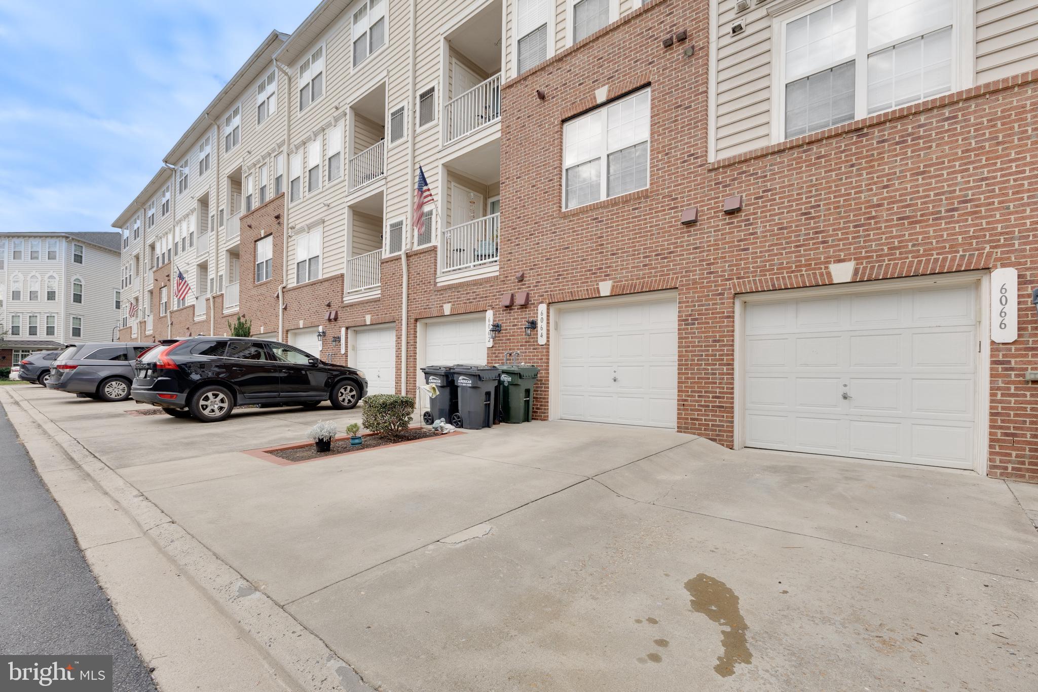 MARKET CENTER CONDOMINIUM - Residential