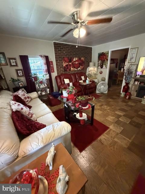 1083 HOLLY VISTA DRIVE