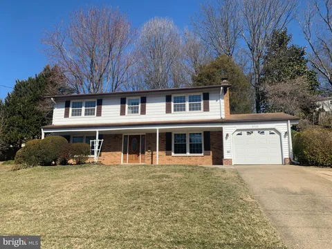 8522 Queen Elizabeth Boulevard, Annandale, VA MLS: VAFX2225170