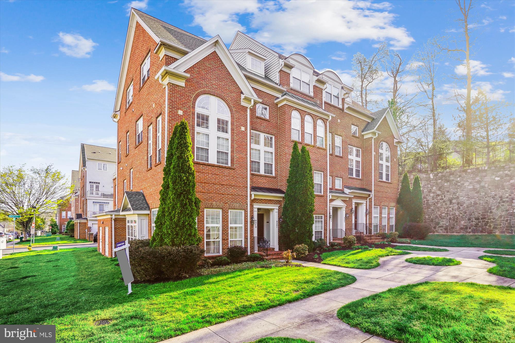 THE TOWNES CONDOMINIUM - Residential