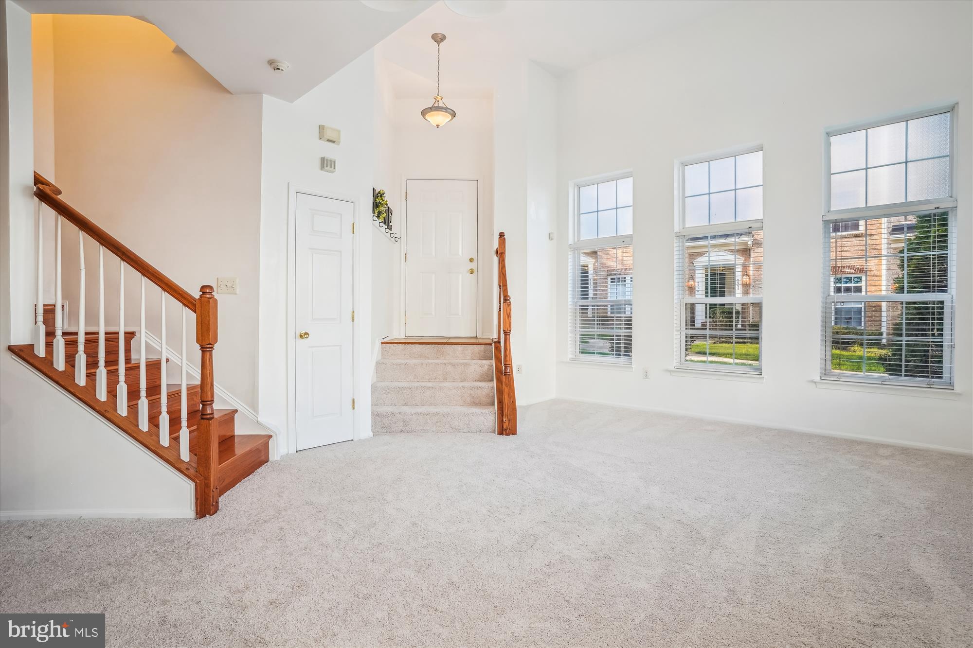 THE TOWNES CONDOMINIUM - Residential