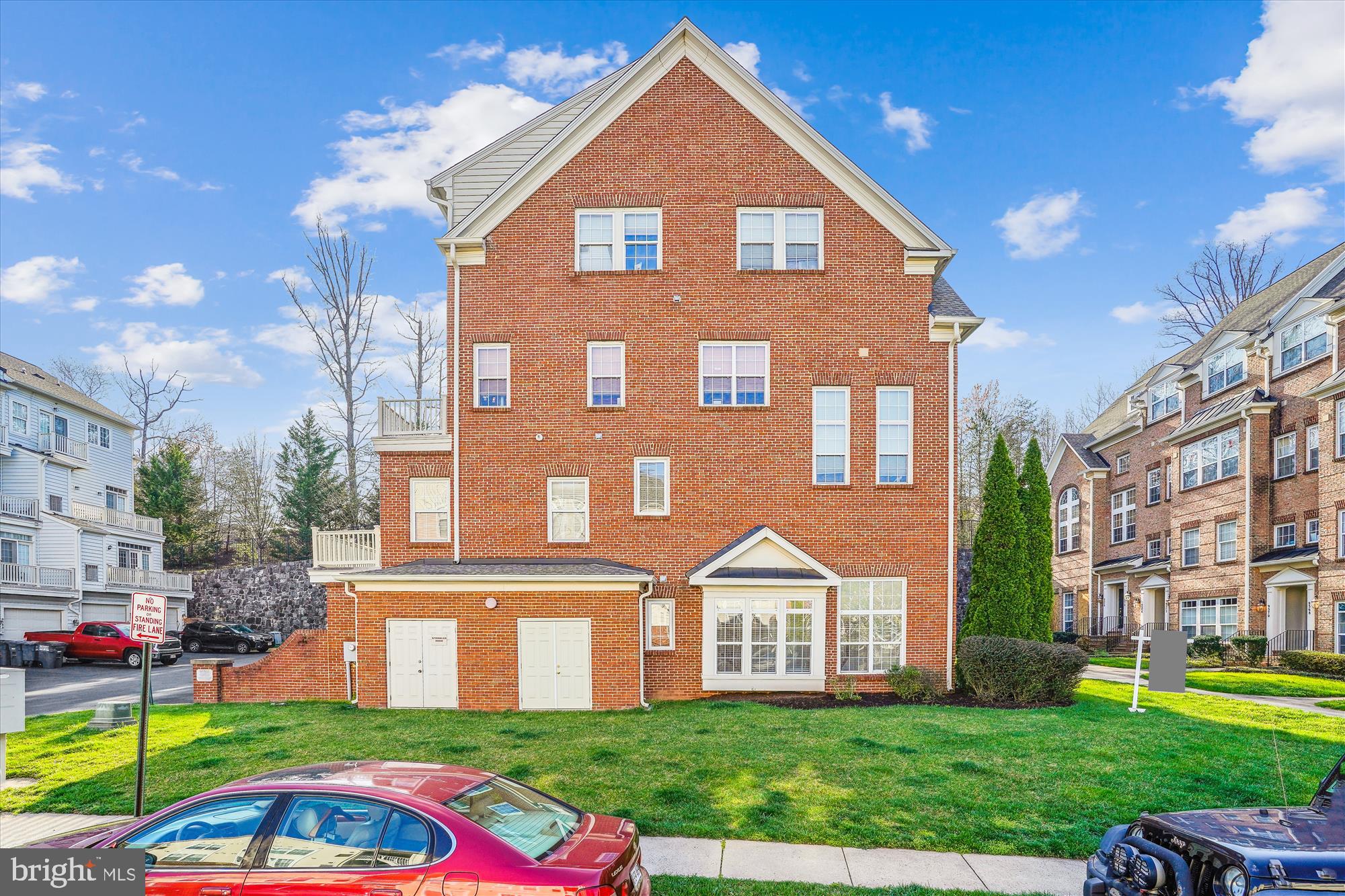 THE TOWNES CONDOMINIUM - Residential