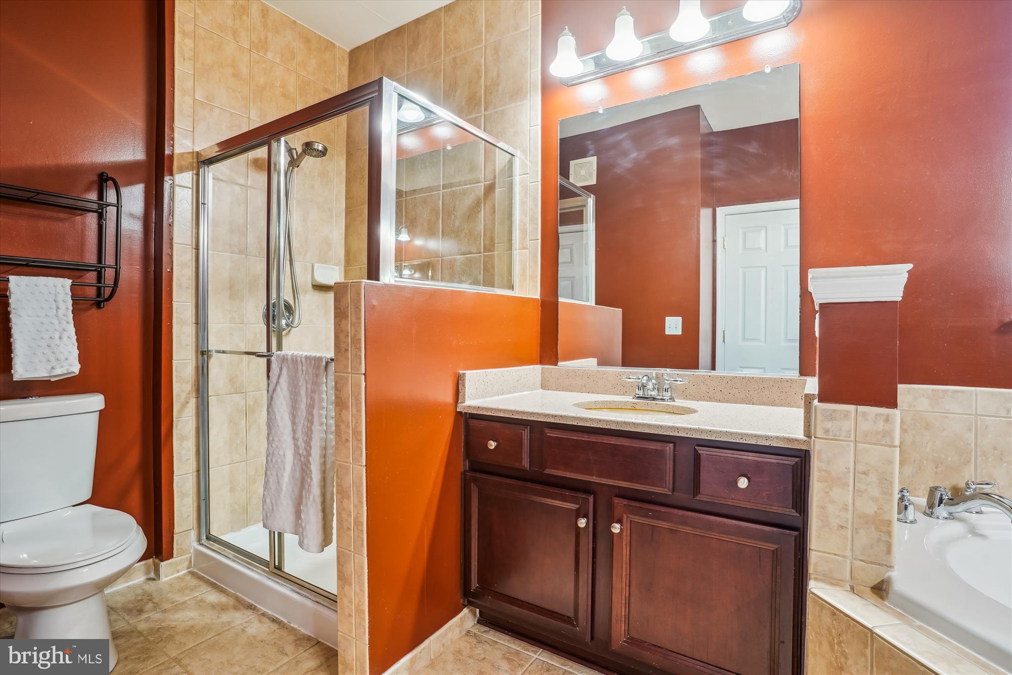 THE TOWNES CONDOMINIUM - Residential