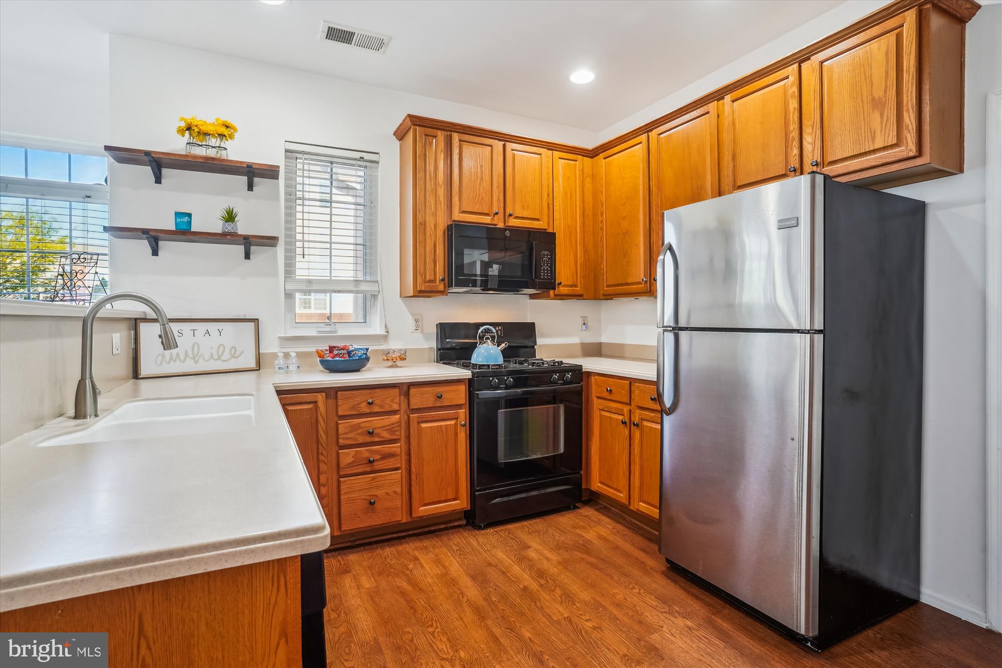 THE TOWNES CONDOMINIUM - Residential