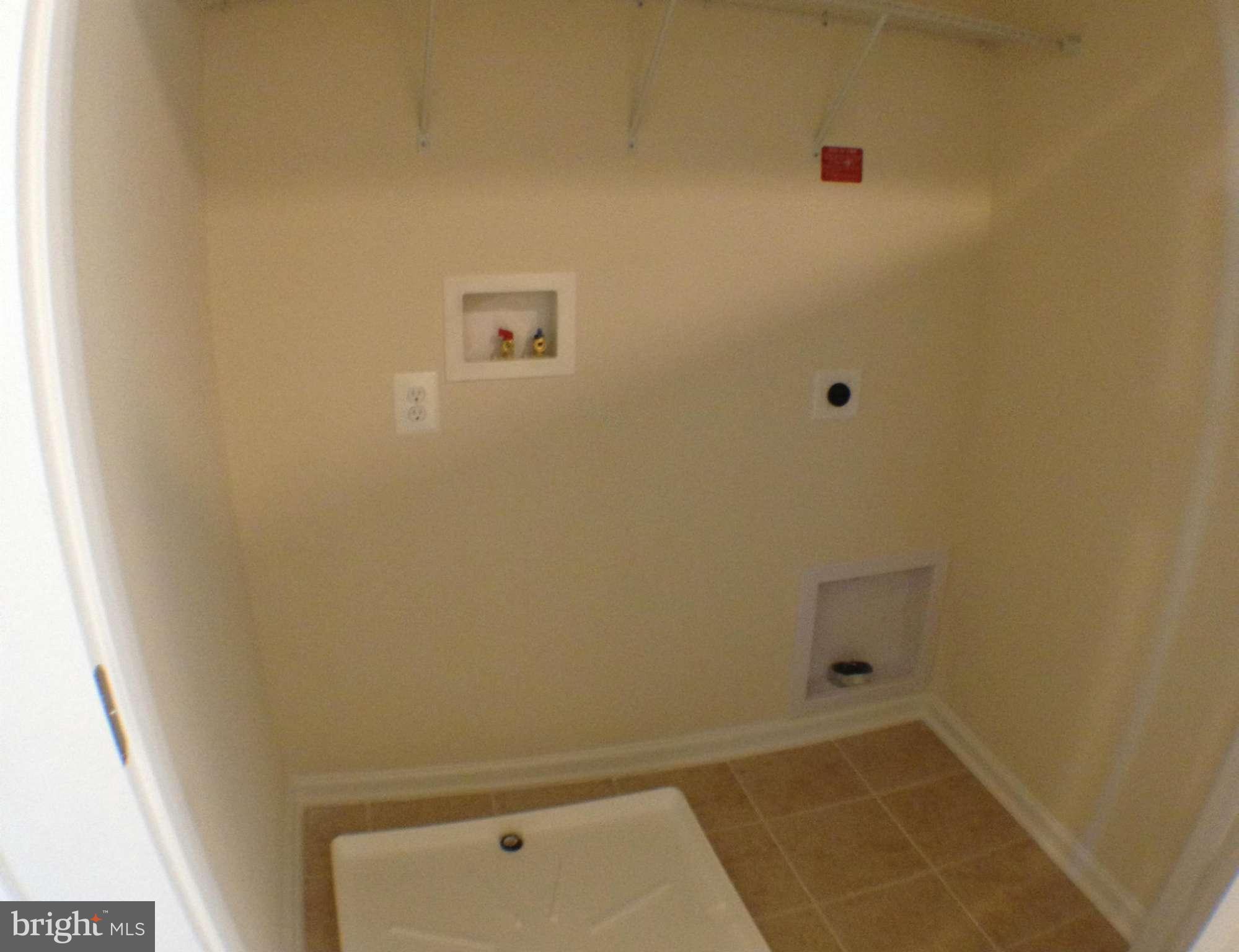 OXFORD SQUARE - Residential Lease