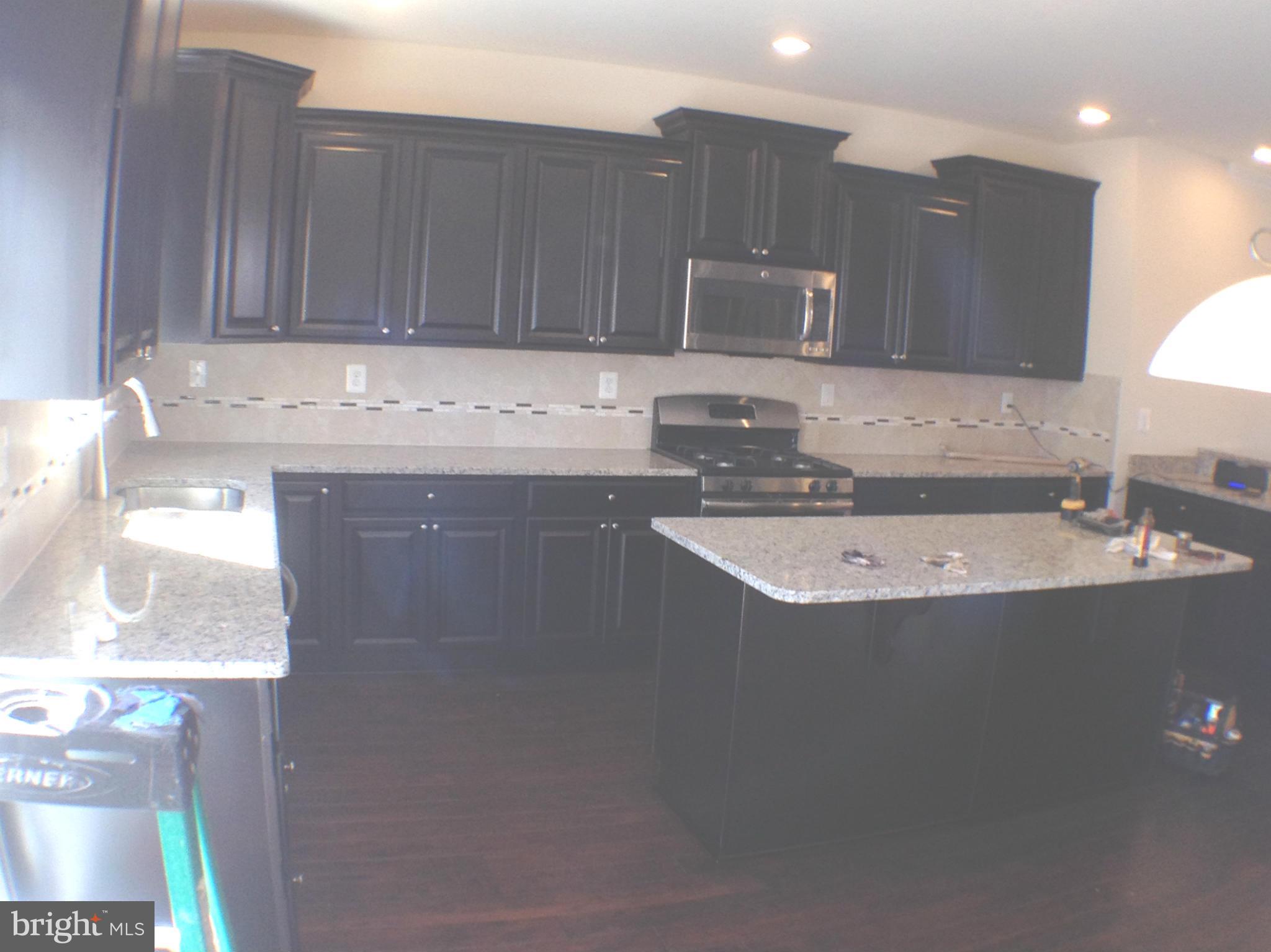 OXFORD SQUARE - Residential Lease