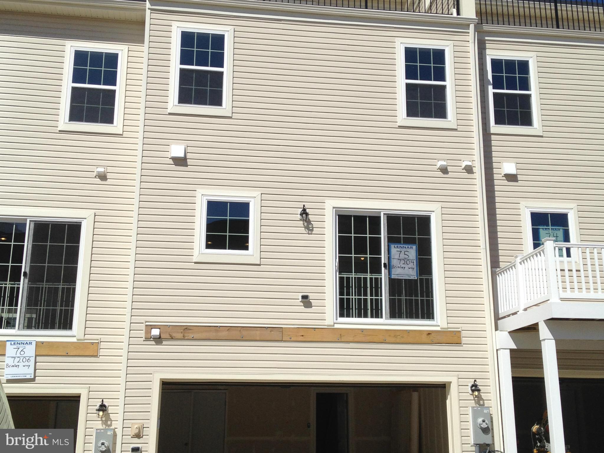 OXFORD SQUARE - Residential Lease