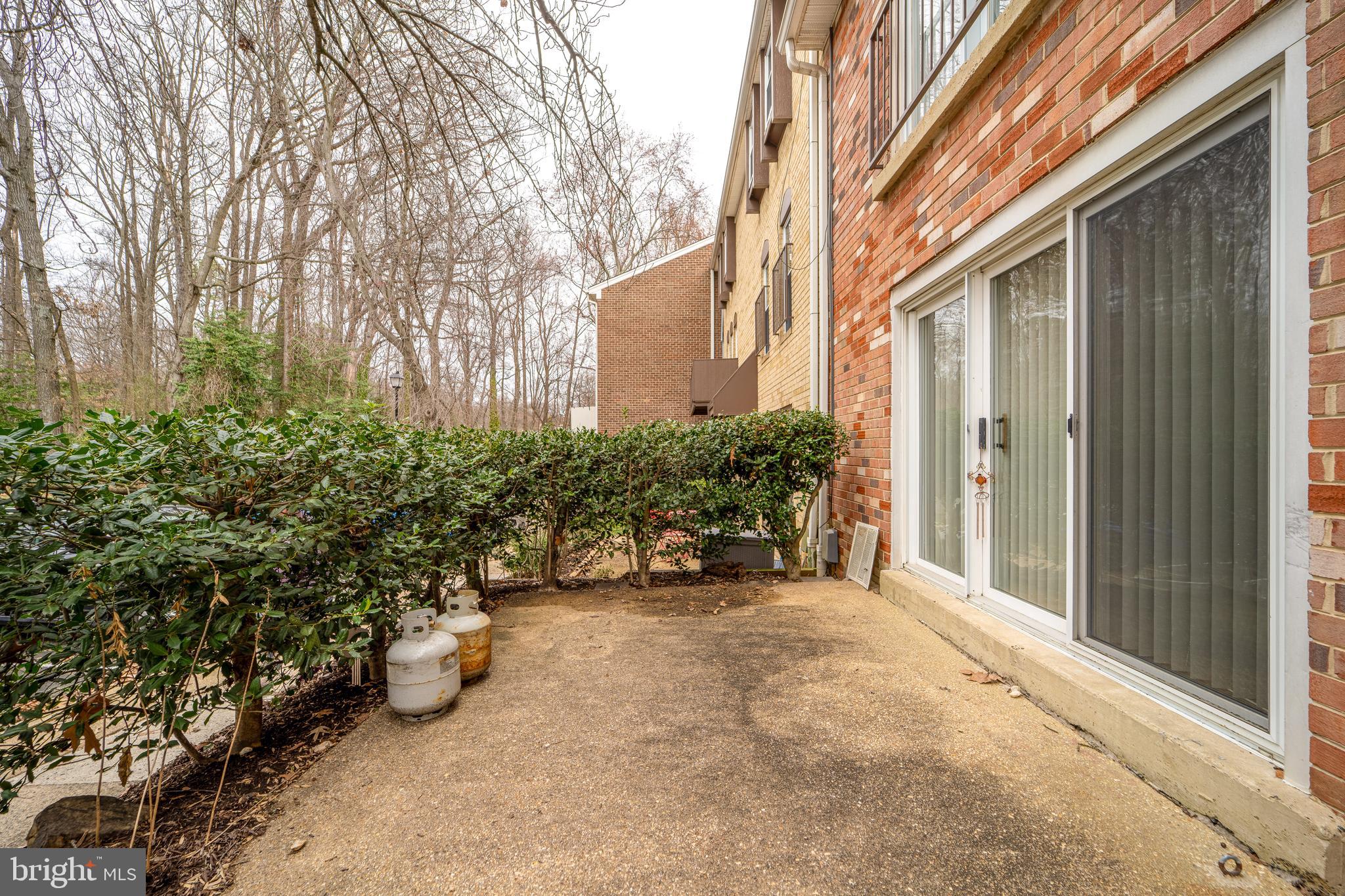 FAIRFAX PLAZA TOWNHOUSES - Residential