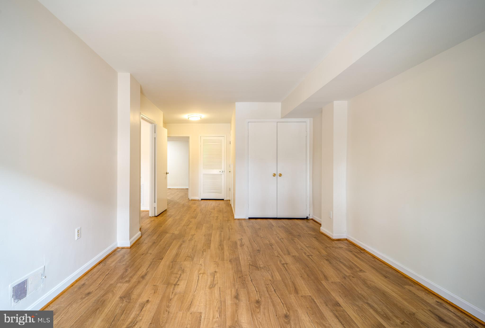 FAIRFAX PLAZA TOWNHOUSES - Residential