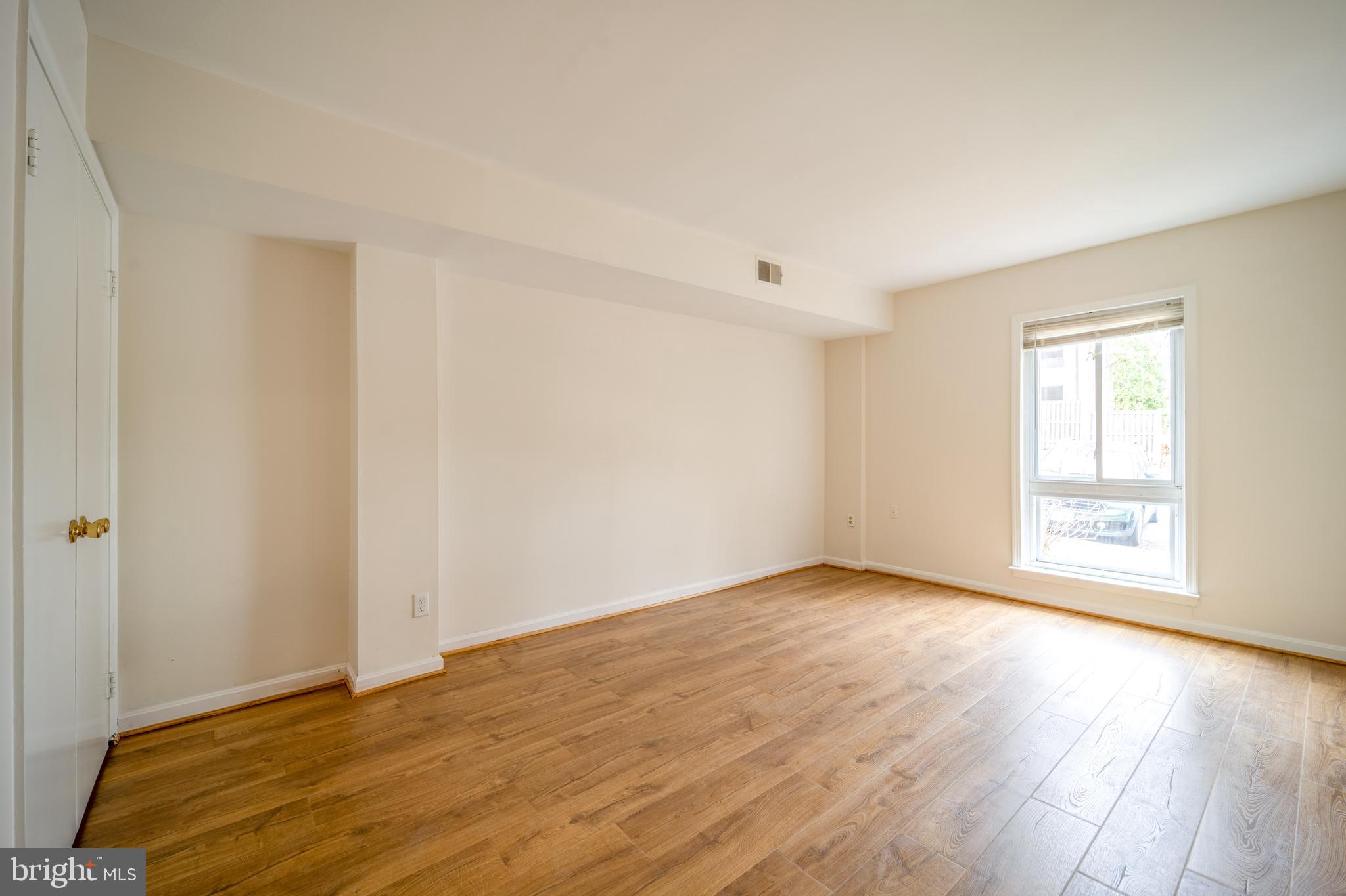 FAIRFAX PLAZA TOWNHOUSES - Residential