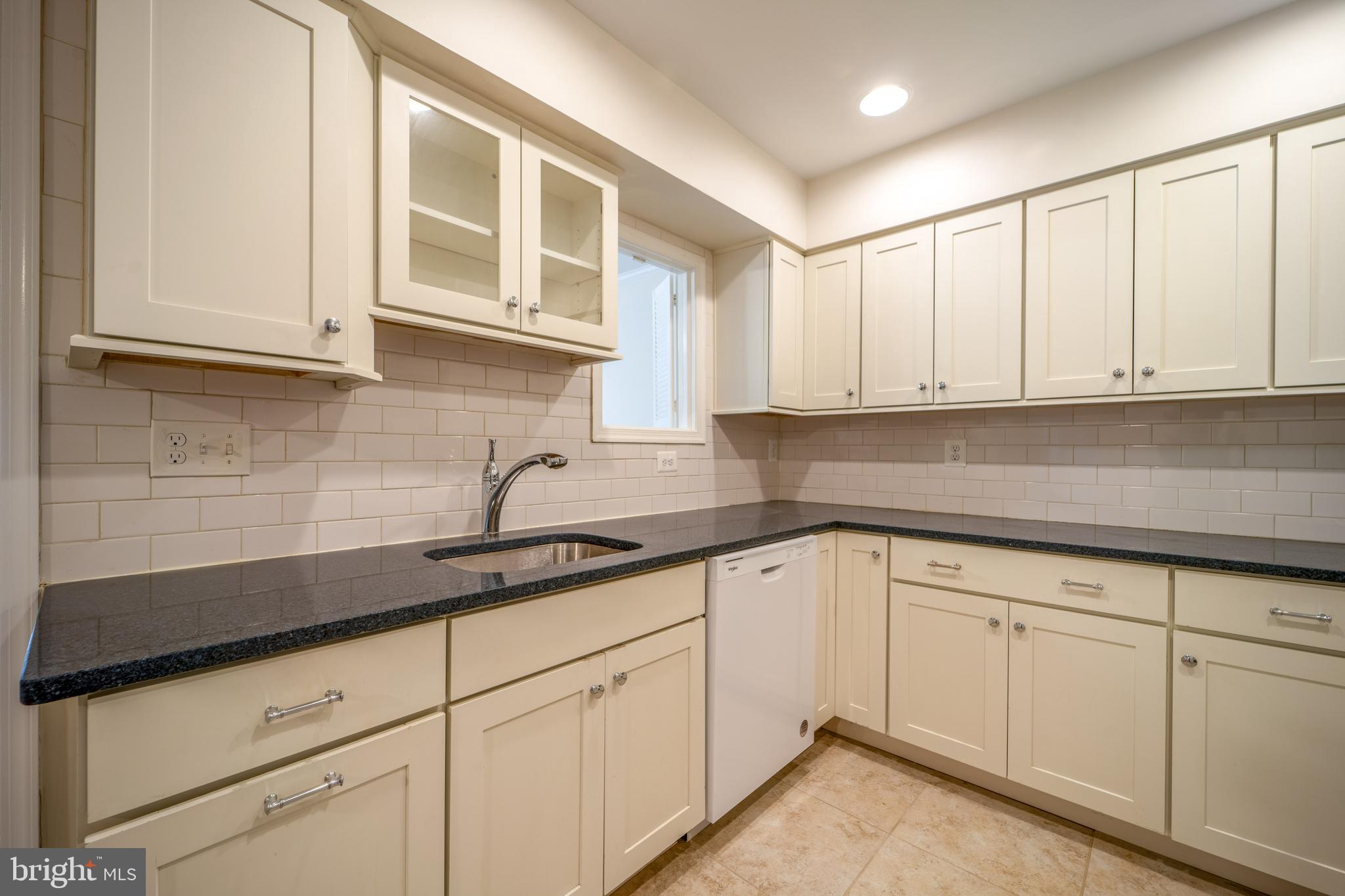 FAIRFAX PLAZA TOWNHOUSES - Residential