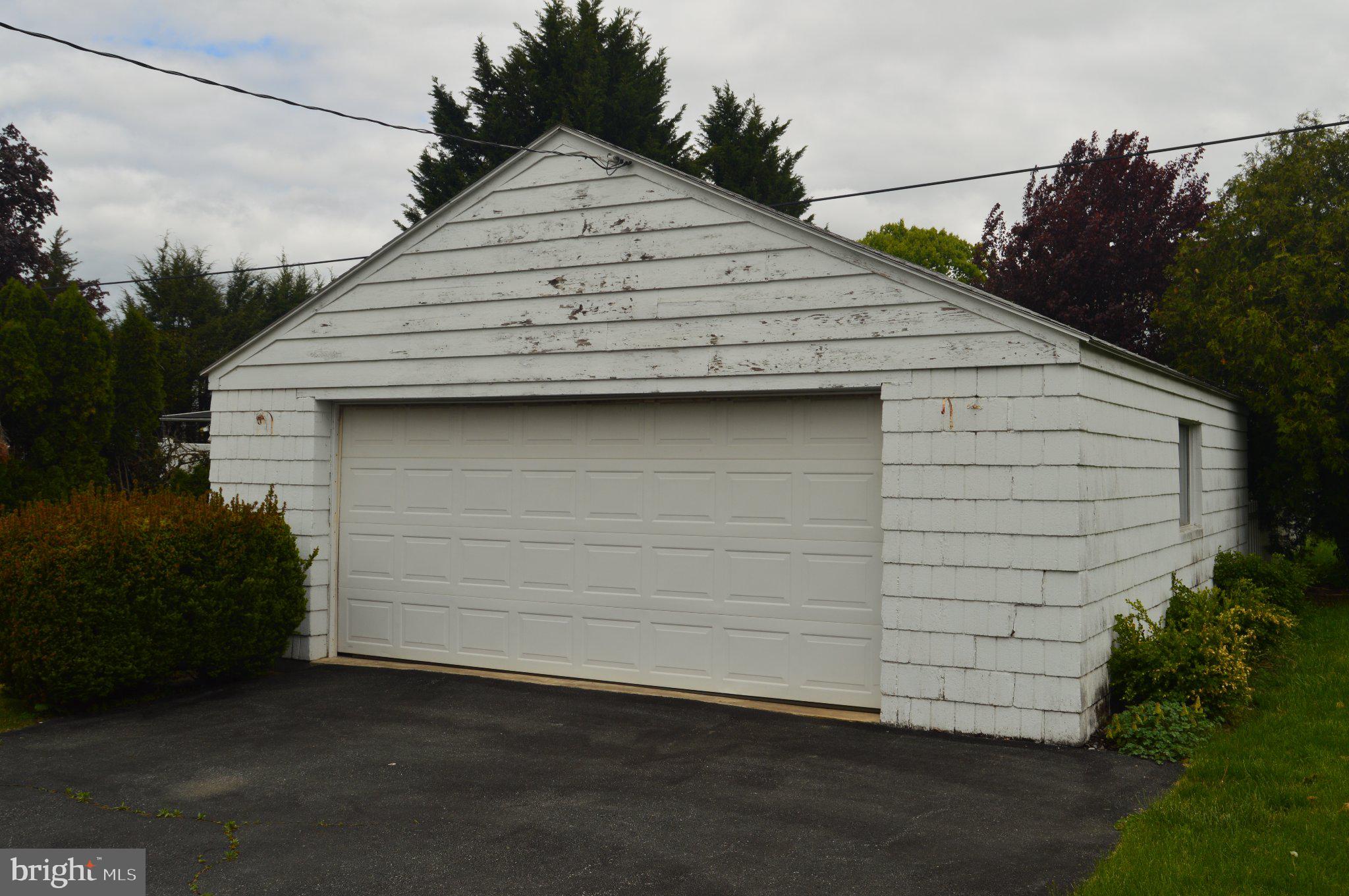 2121 PETERS ROAD