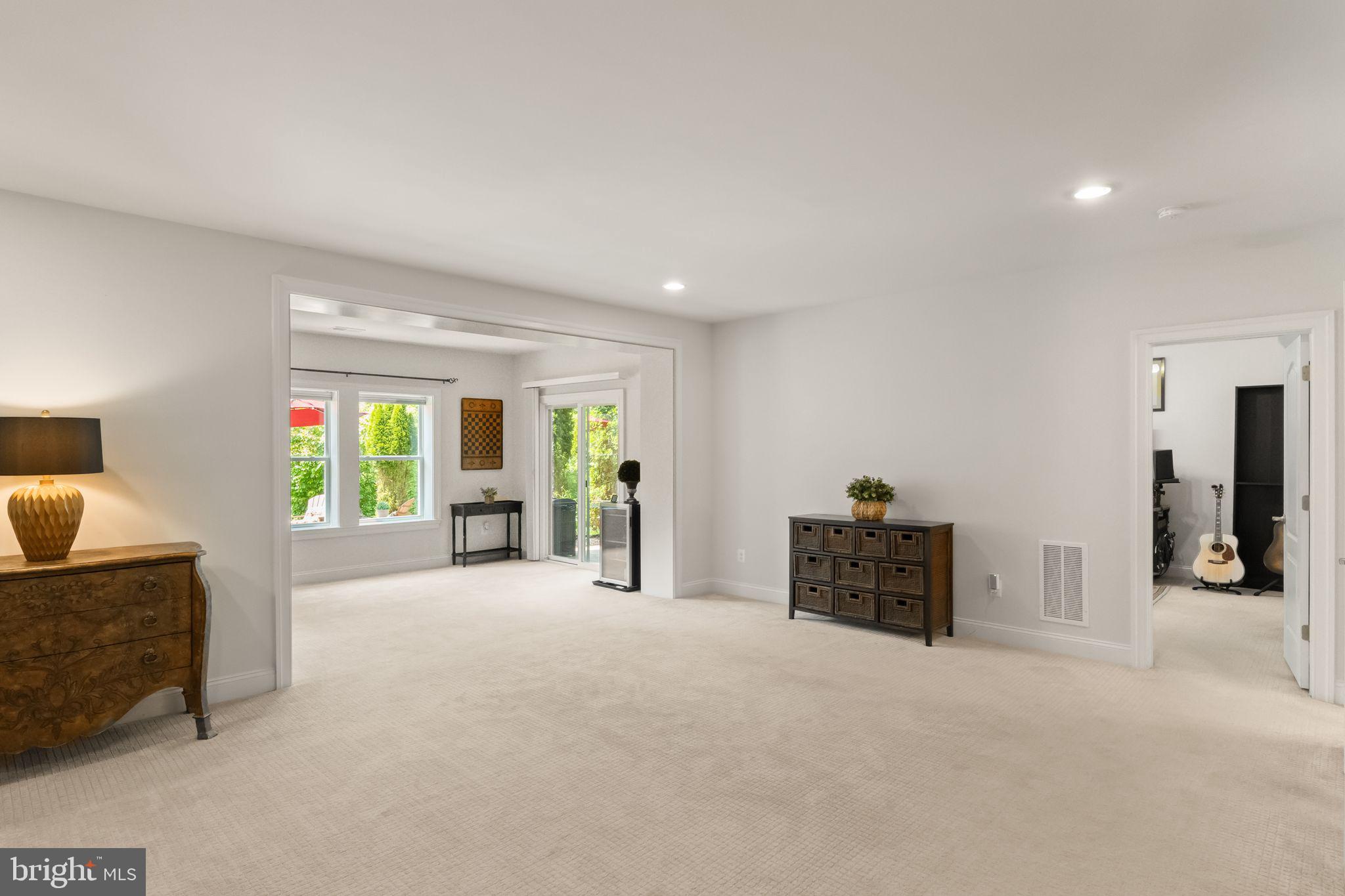 WESTBURY GLEN - Residential