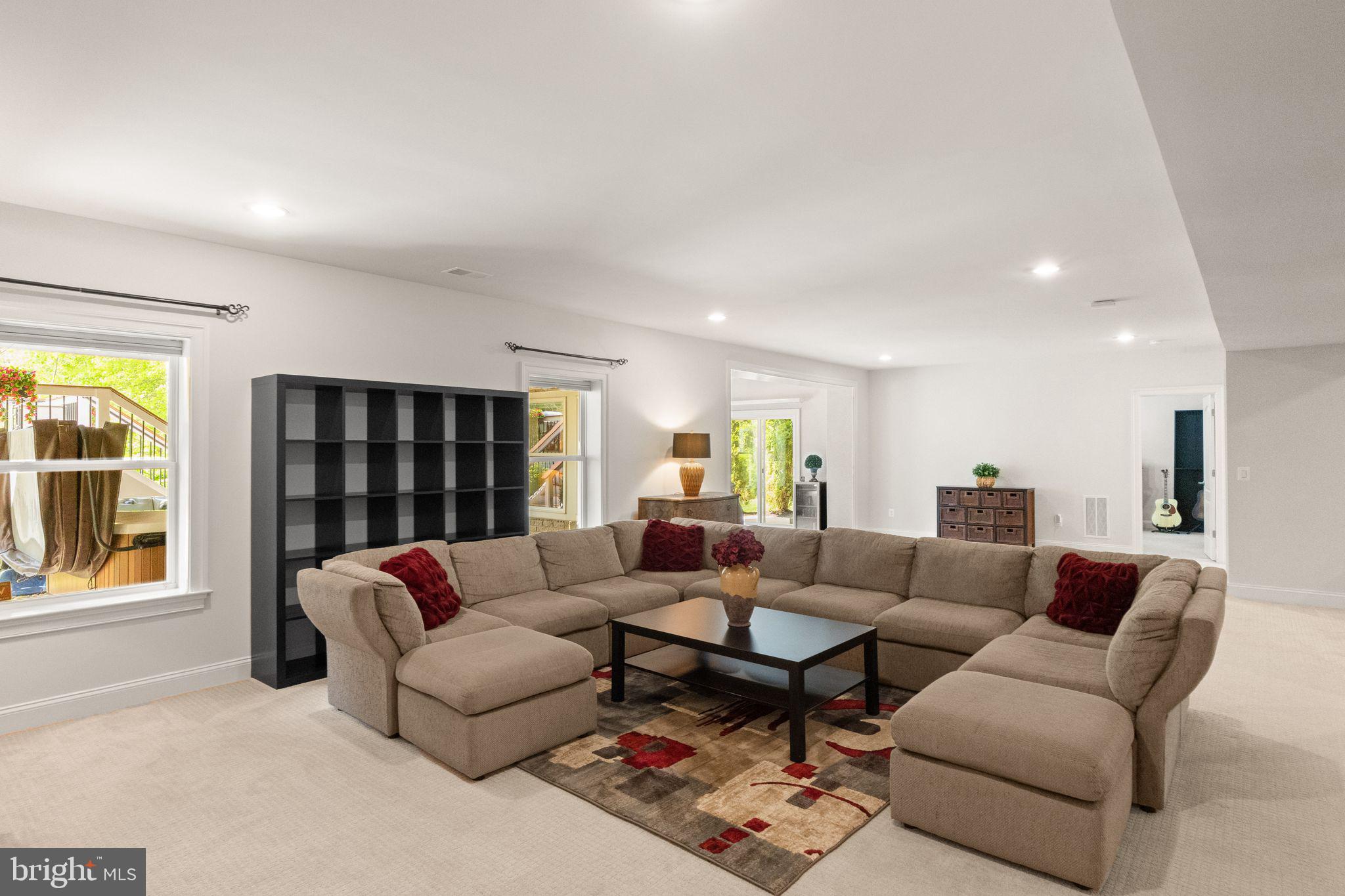 WESTBURY GLEN - Residential