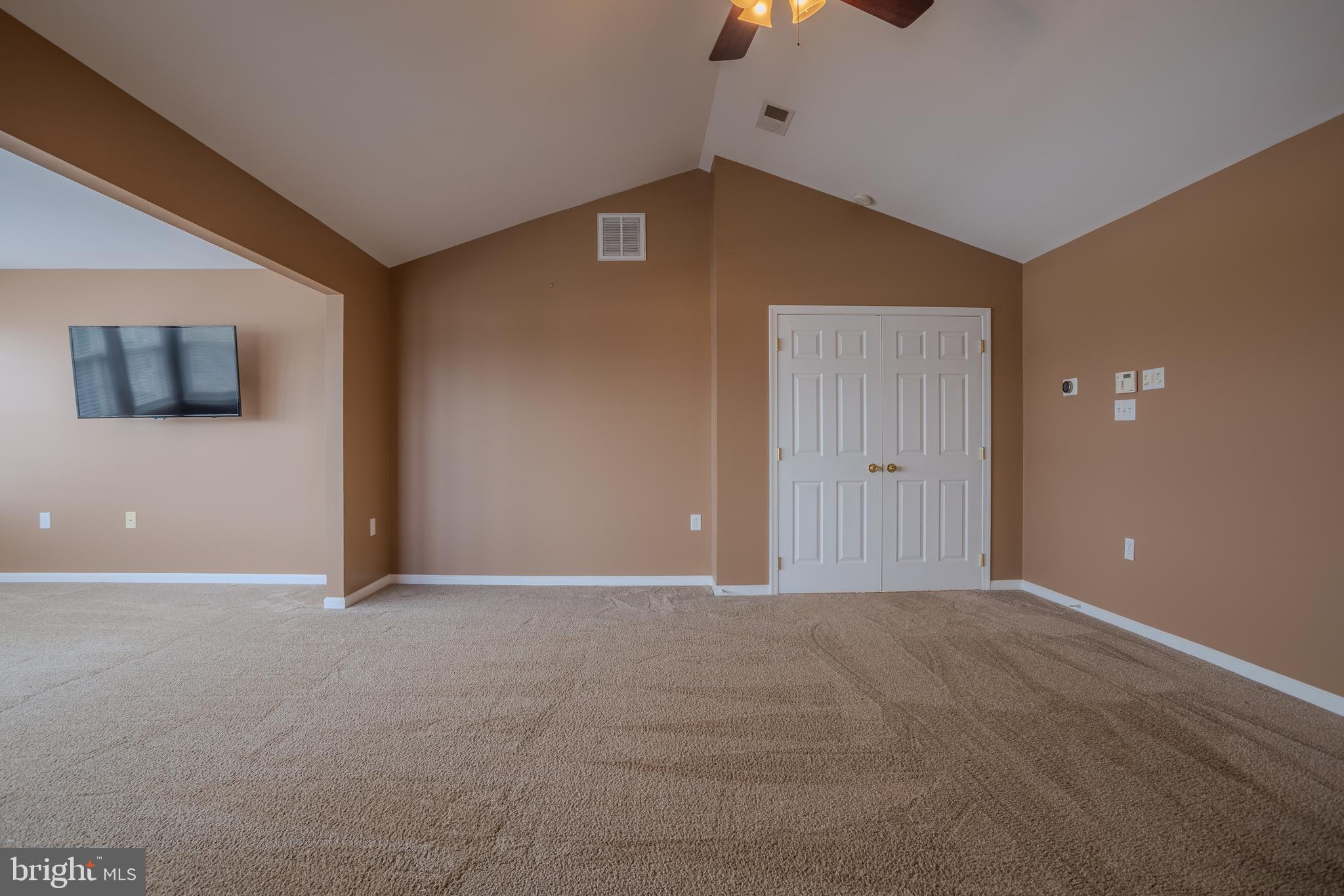 QUARTER FARM - Residential