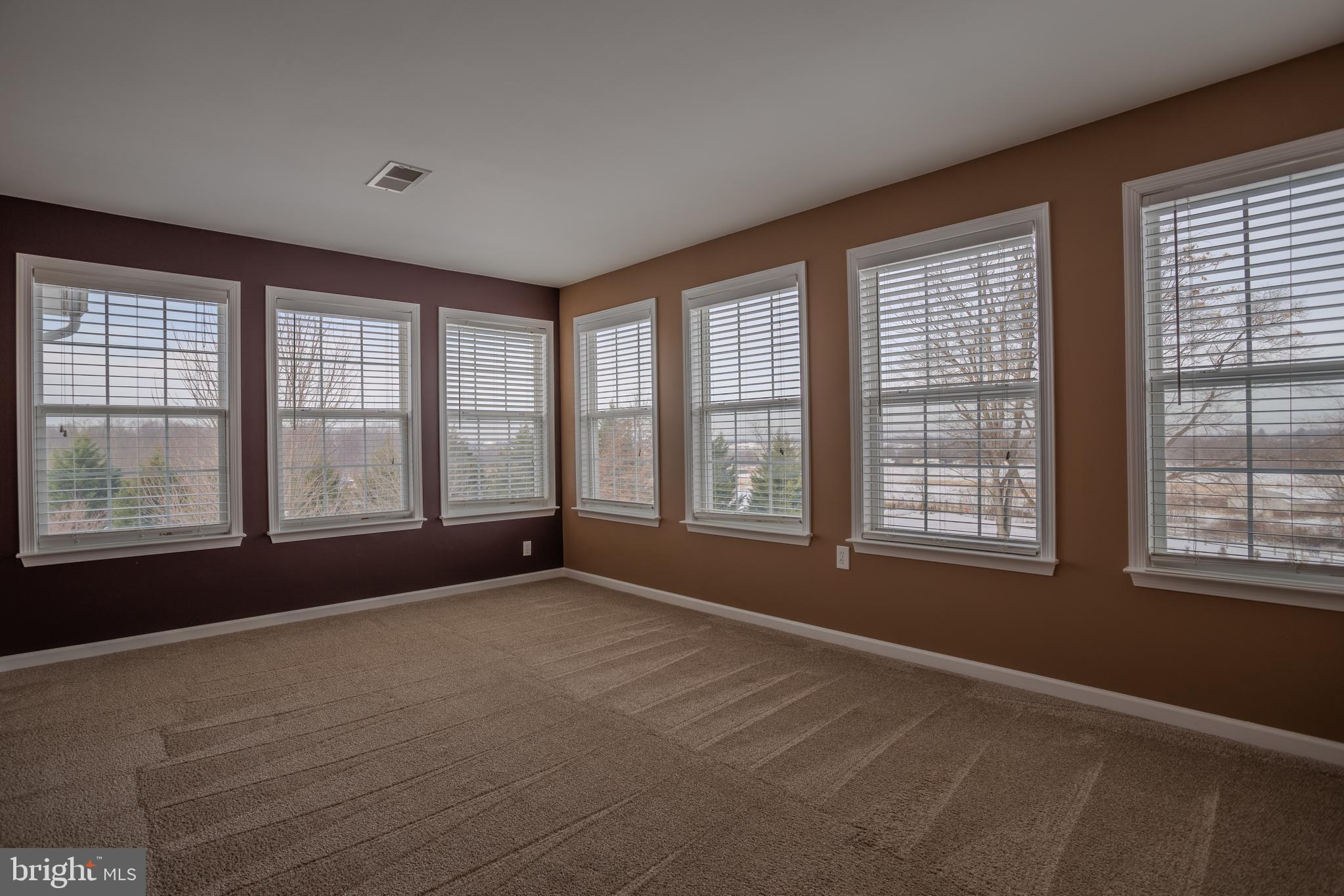 QUARTER FARM - Residential